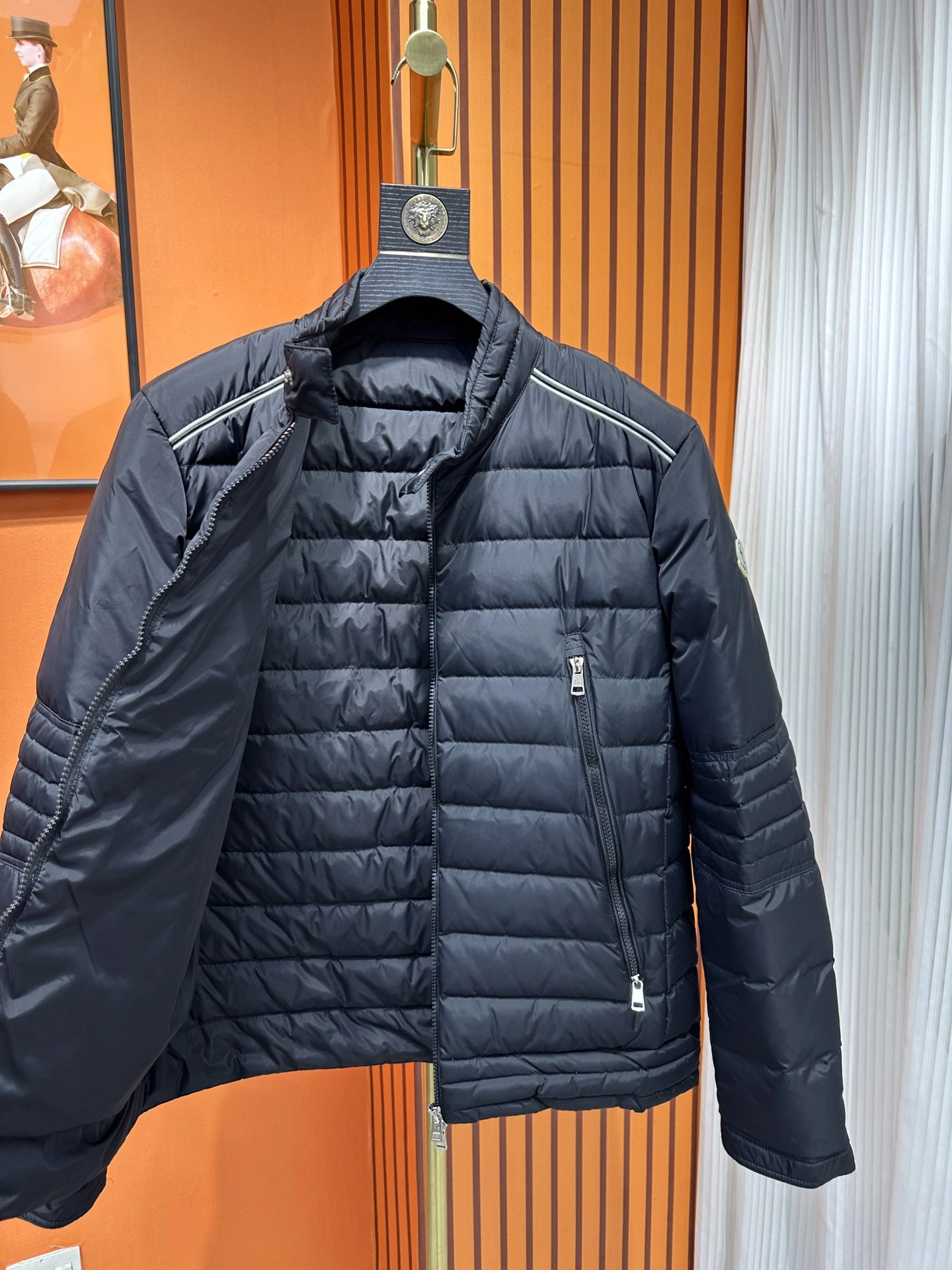 Moncler Down Jackets Vibrant 145371