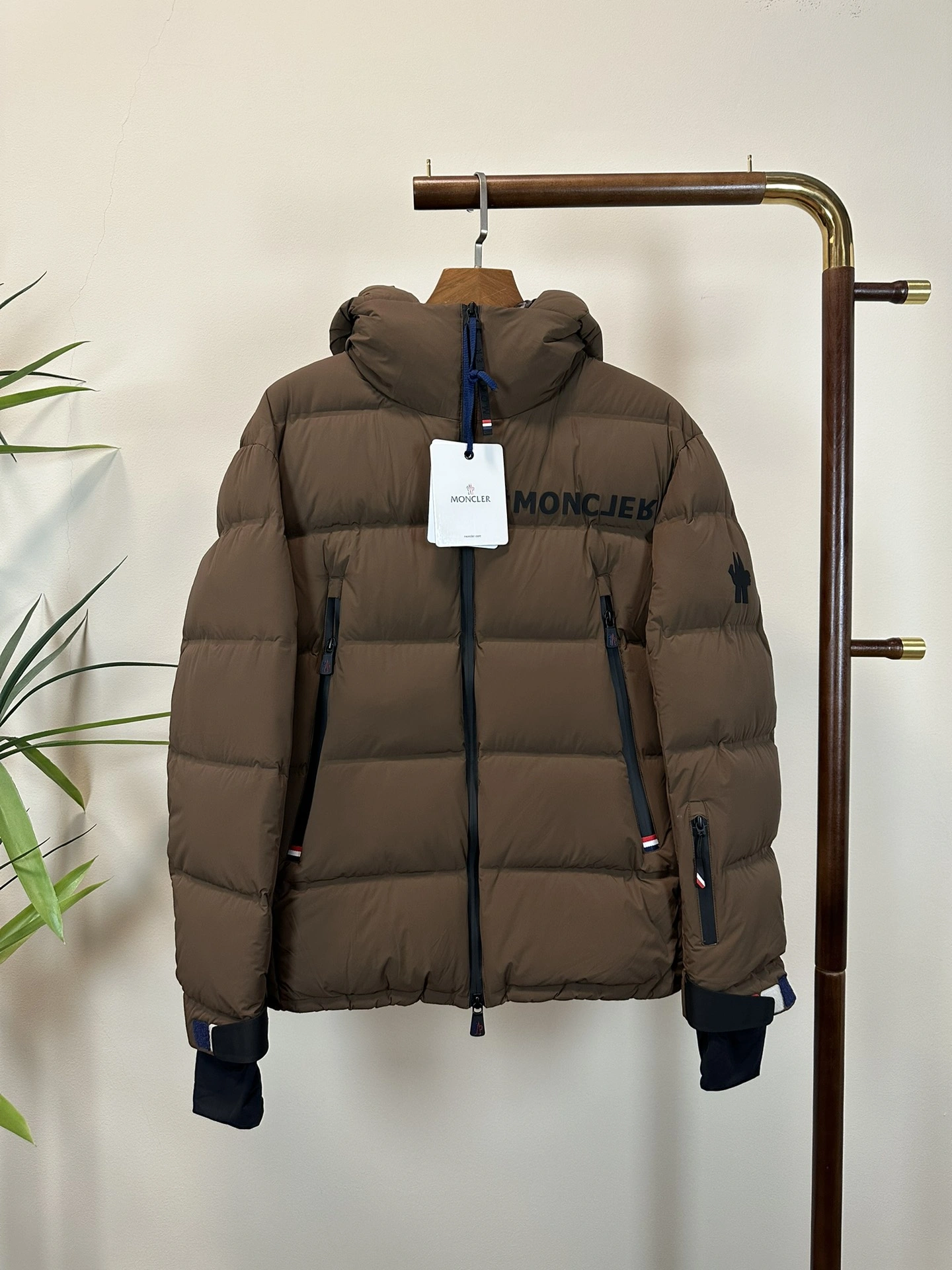 Moncler Down Jackets Neat 145361