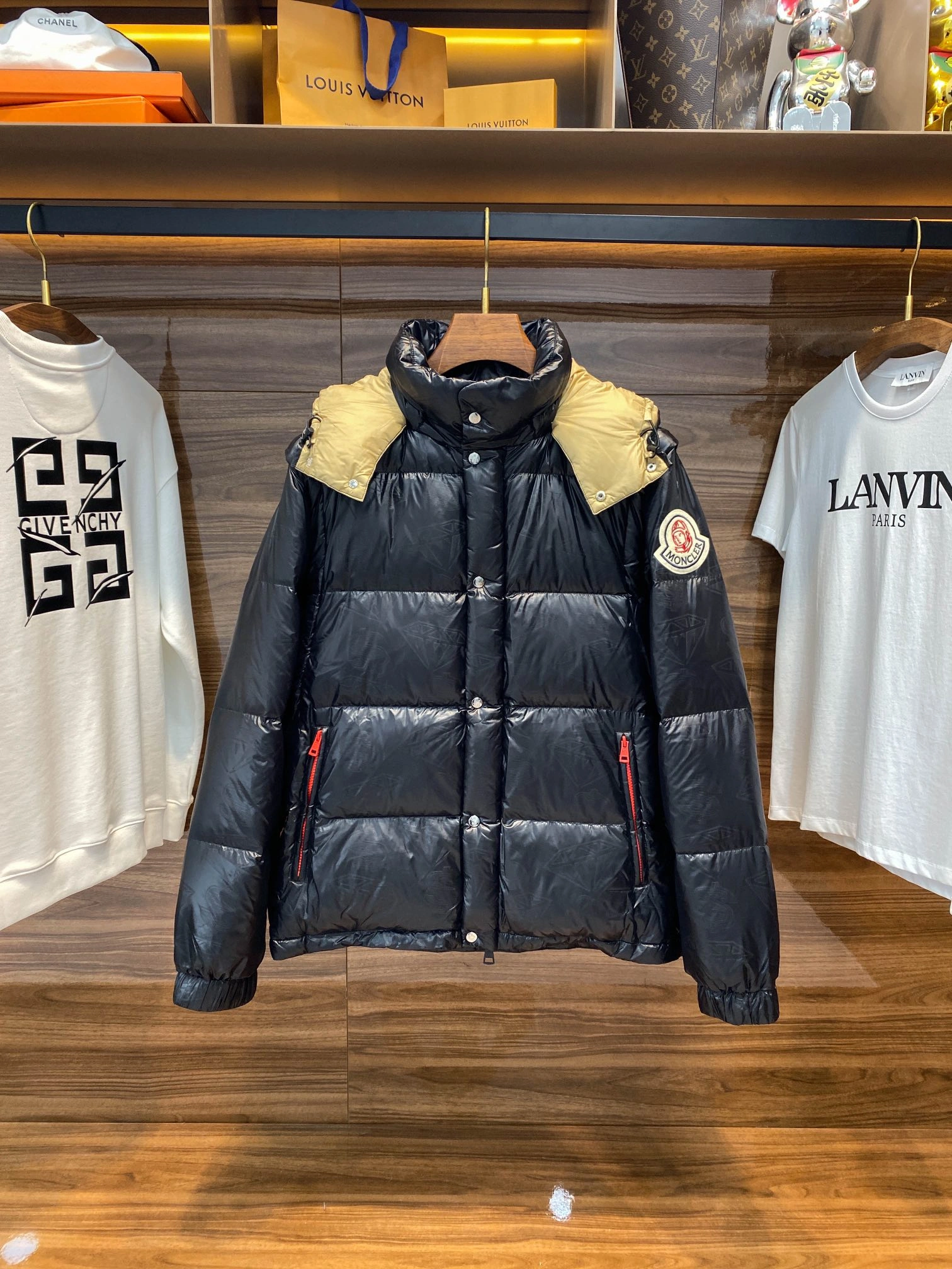 Moncler Down Jackets Lightweight 145360