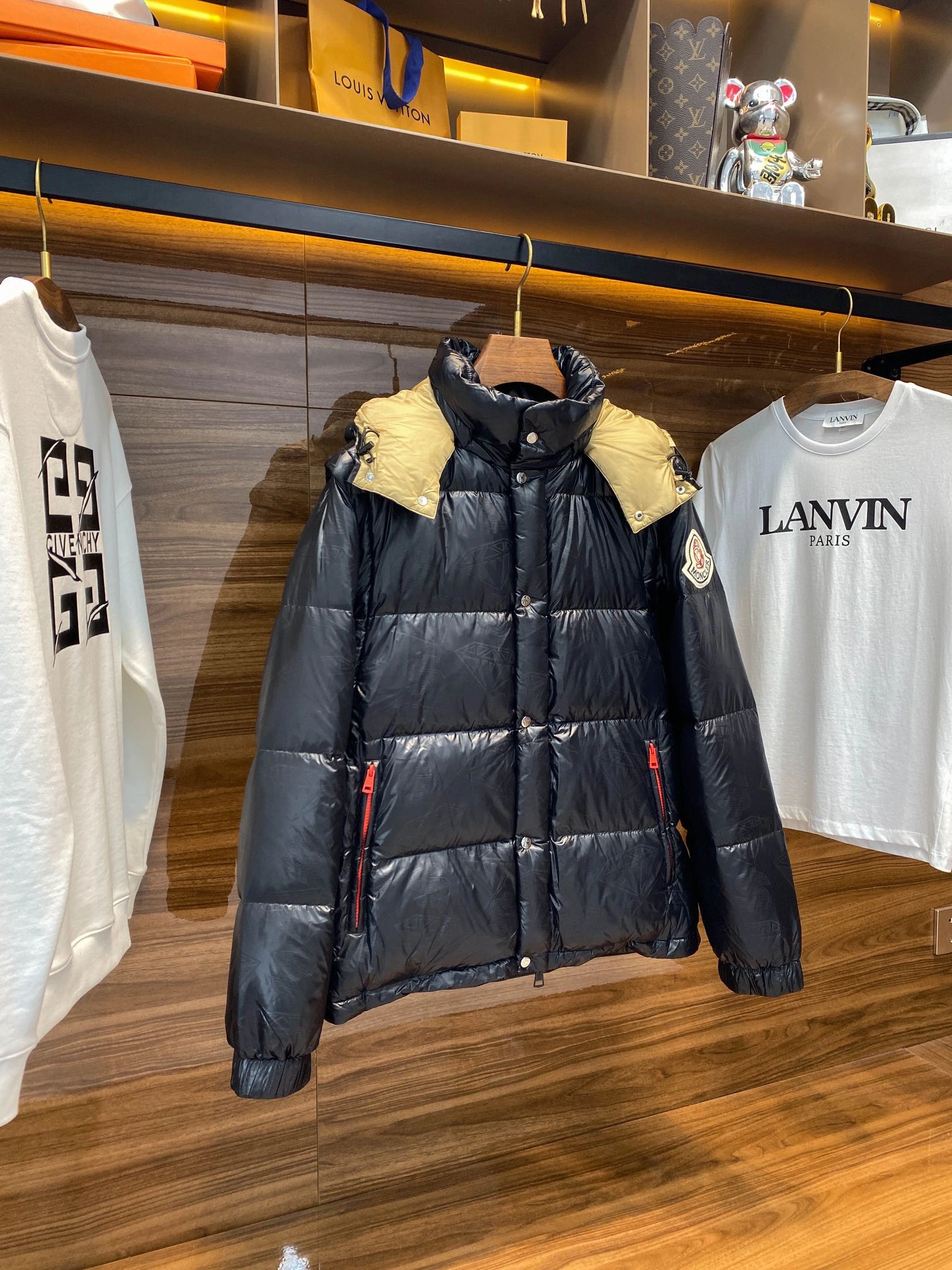 Moncler Down Jackets Lightweight 145360