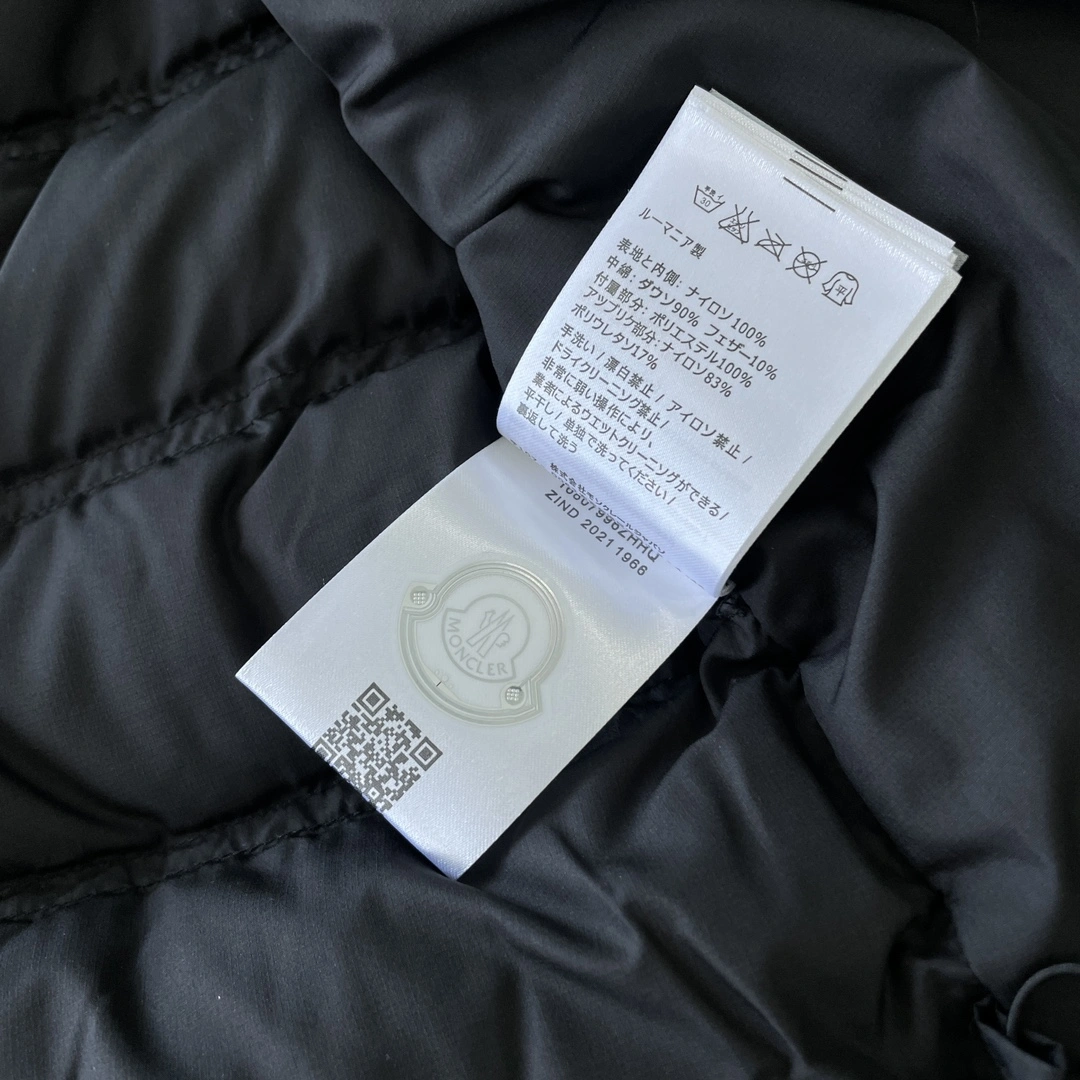 Moncler Down Jackets Unique 145376