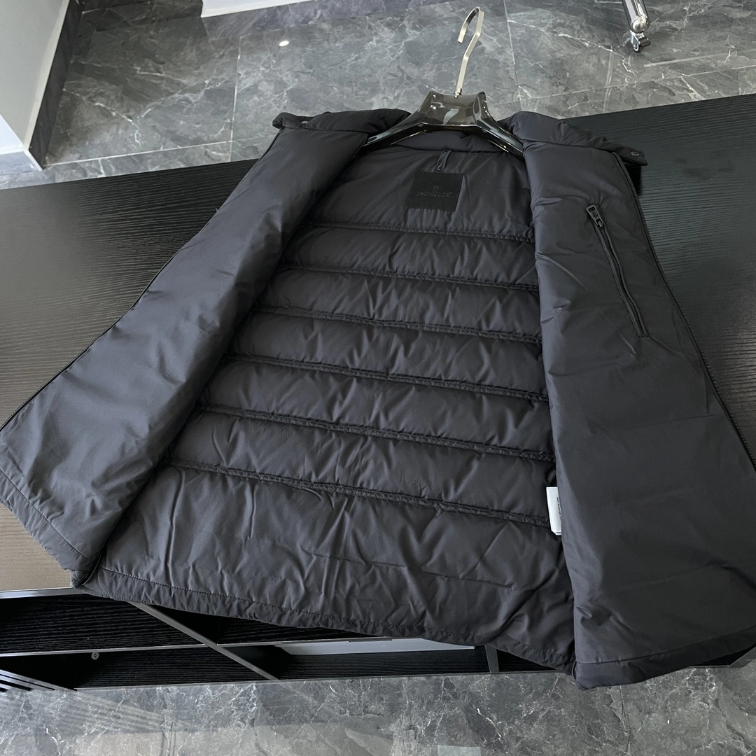 Moncler Down Jackets Unique 145376