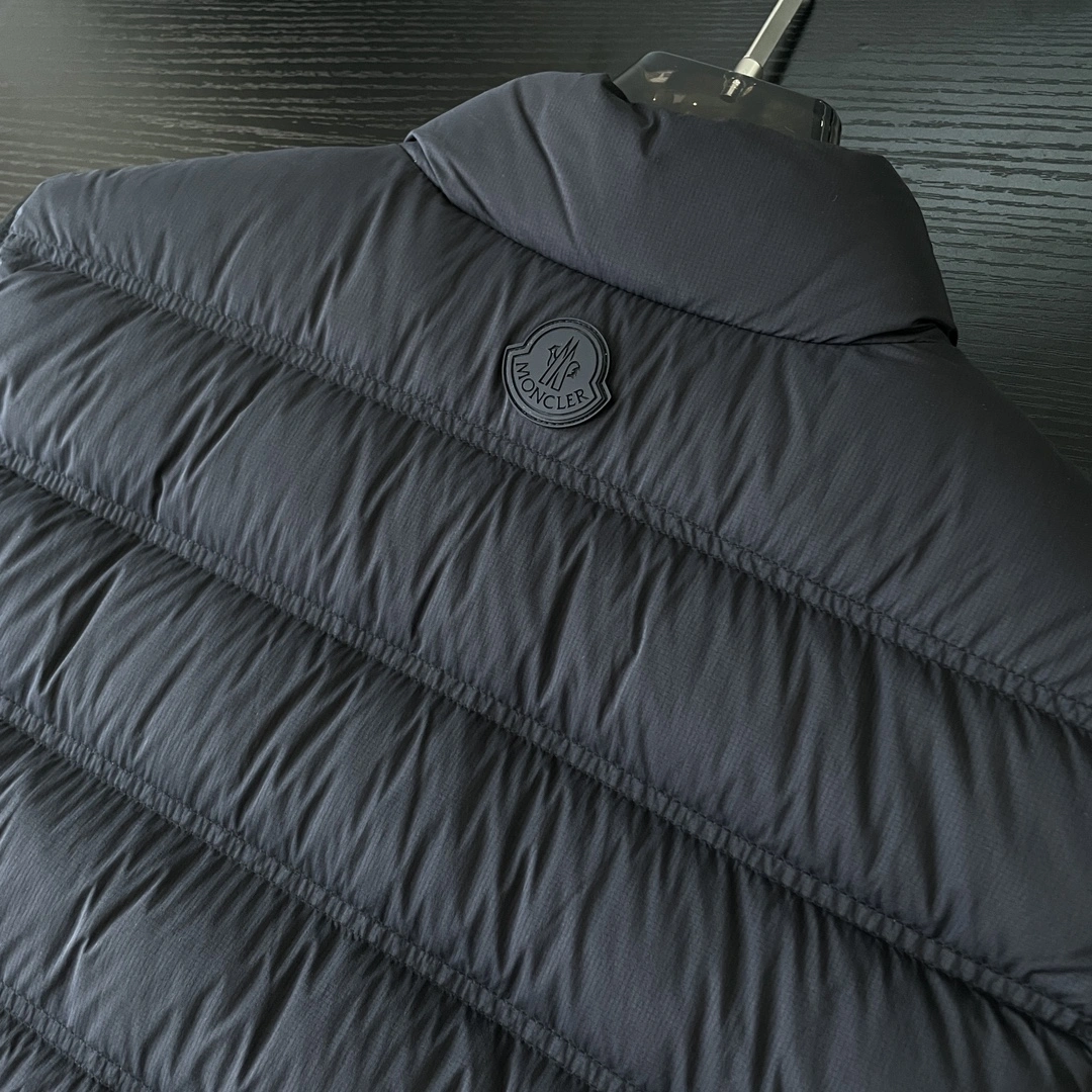 Moncler Down Jackets Unique 145376