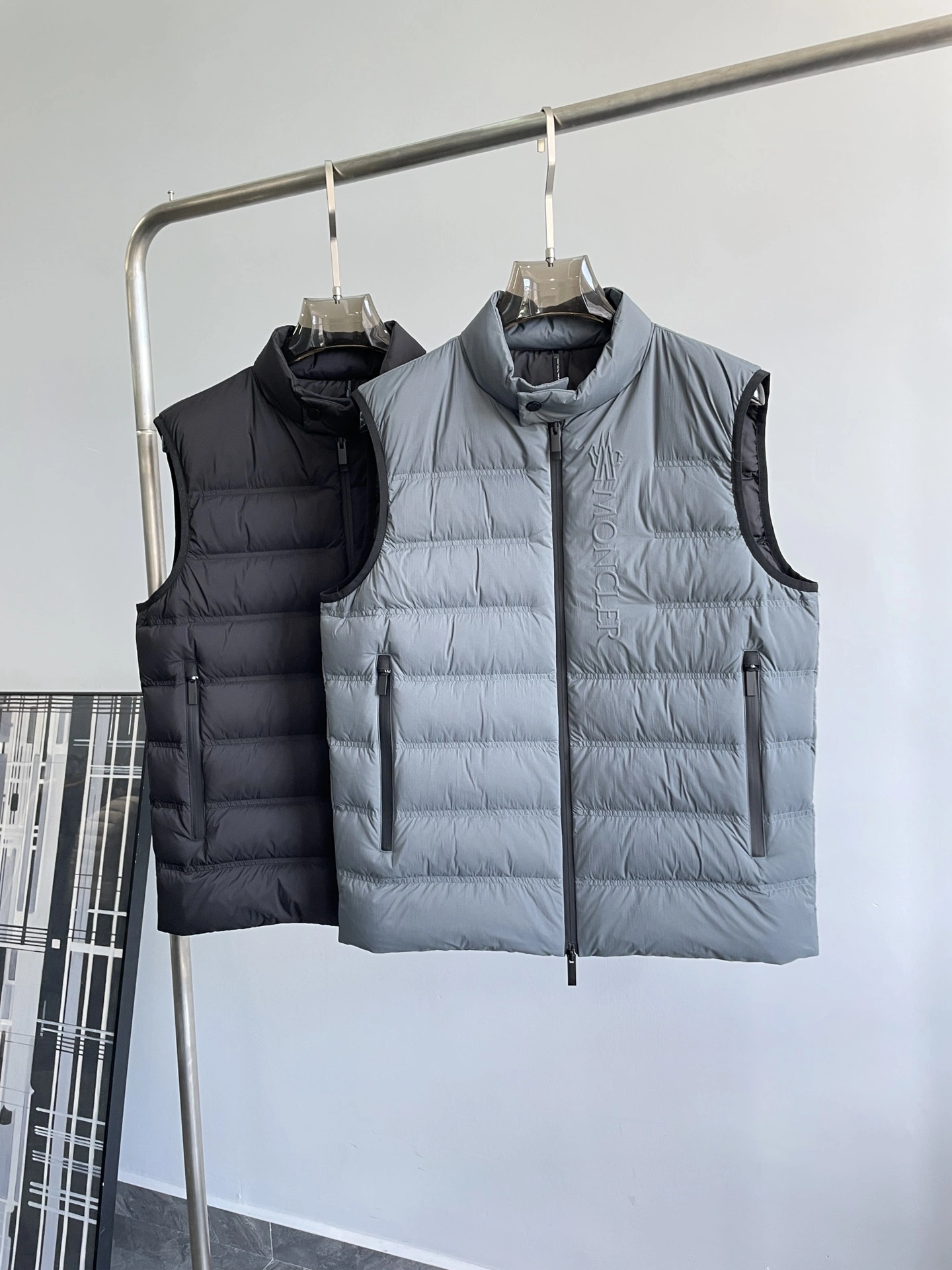 Moncler Down Jackets Minimalist 145359