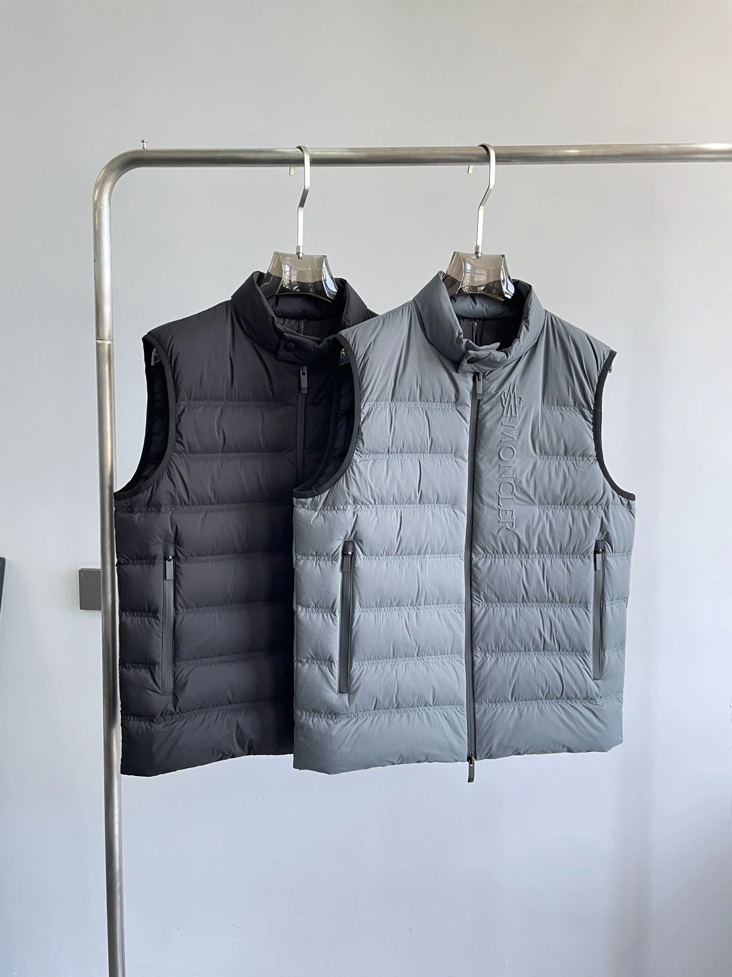 Moncler Down Jackets Minimalist 145359