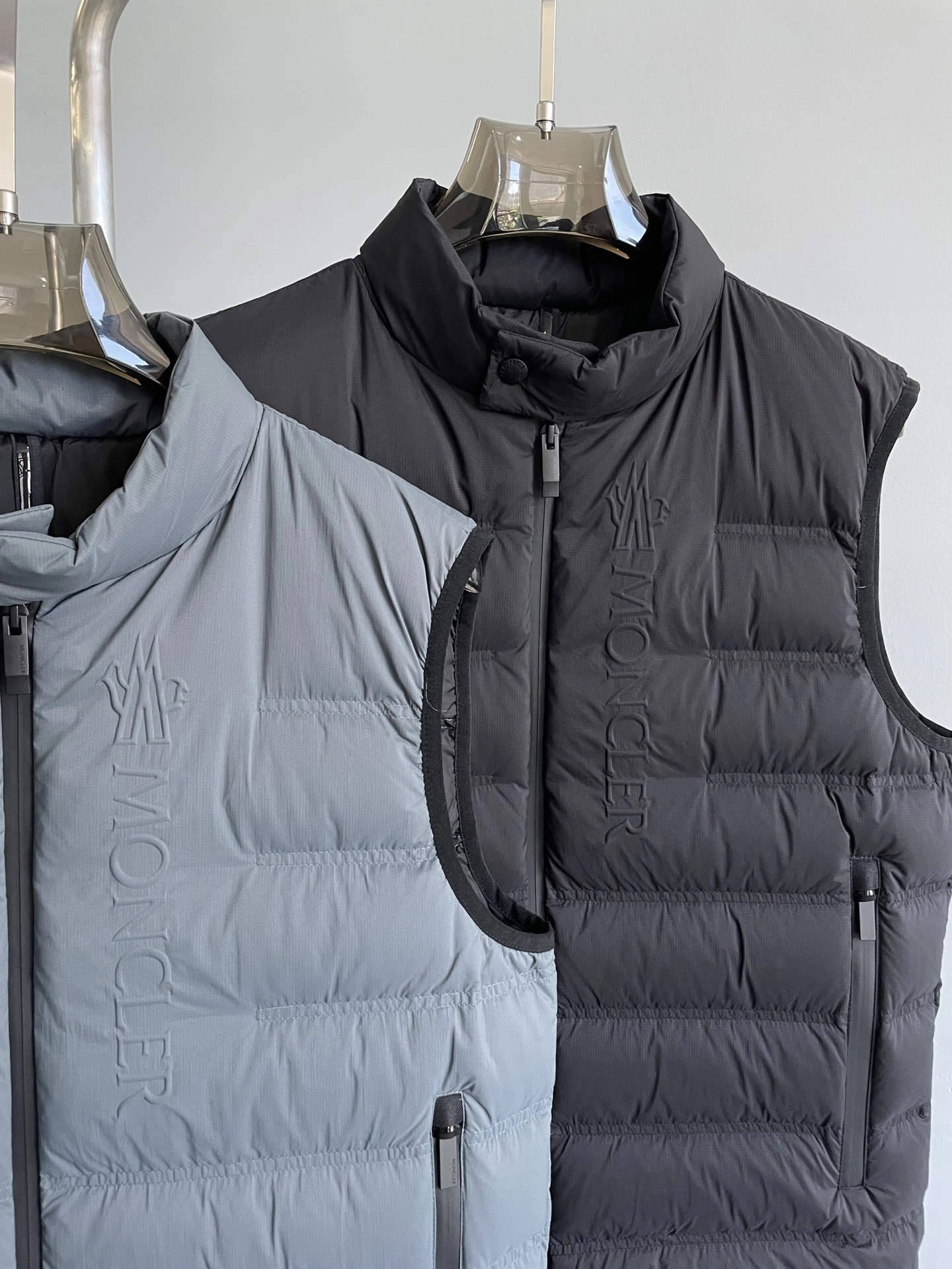 Moncler Down Jackets Minimalist 145359