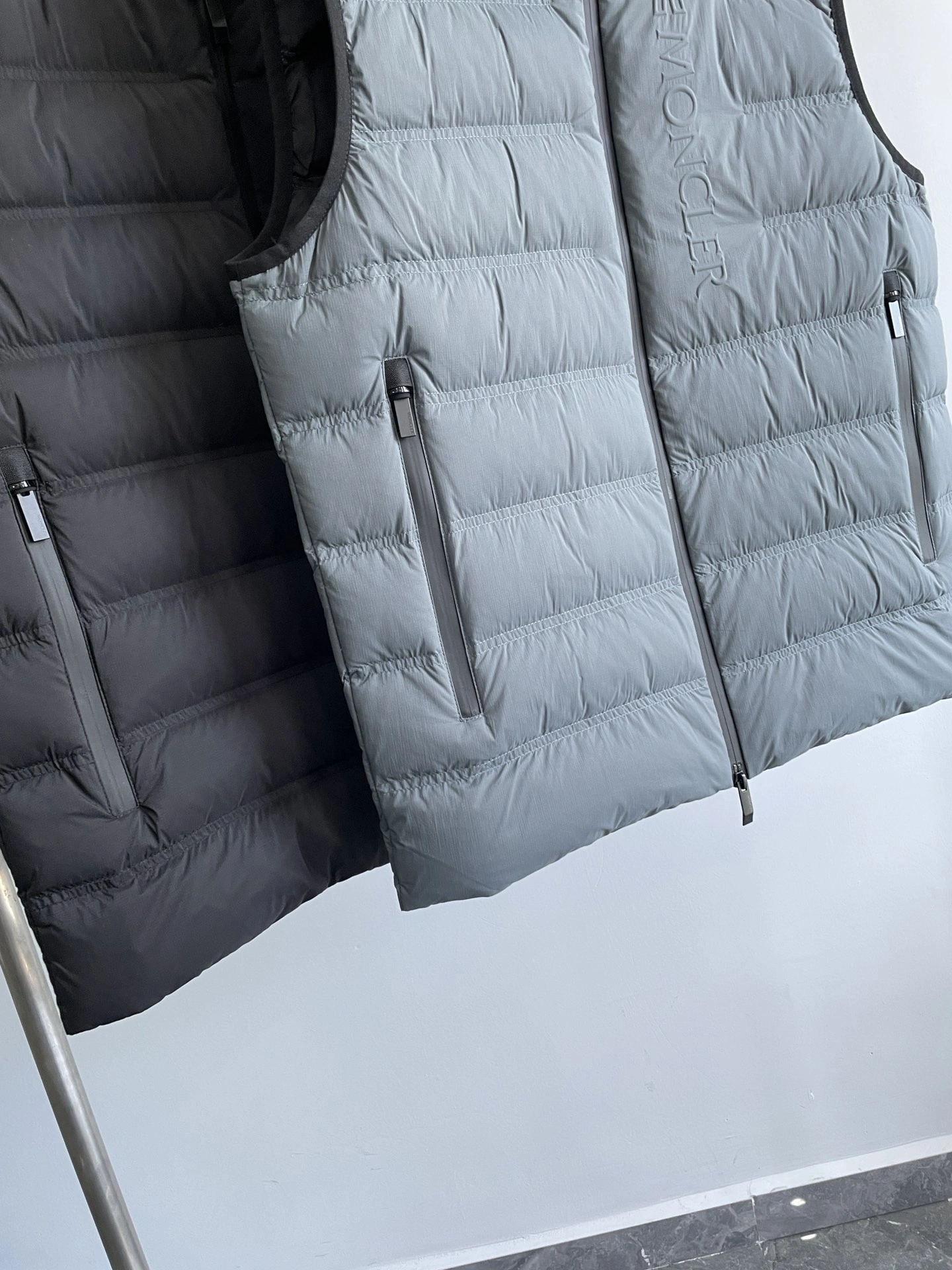 Moncler Down Jackets Minimalist 145359