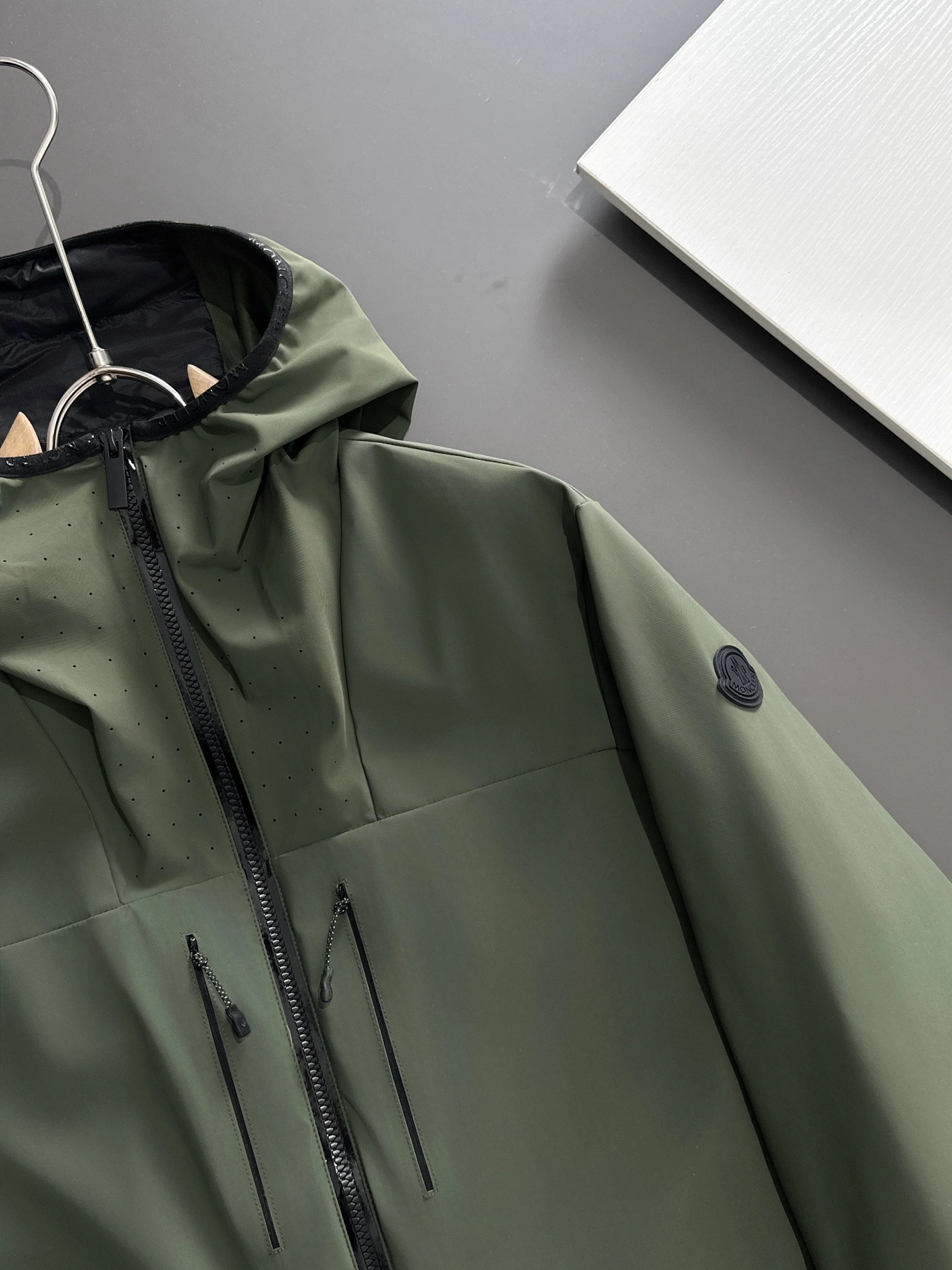 Fashionable Moncler Down Jackets 145352