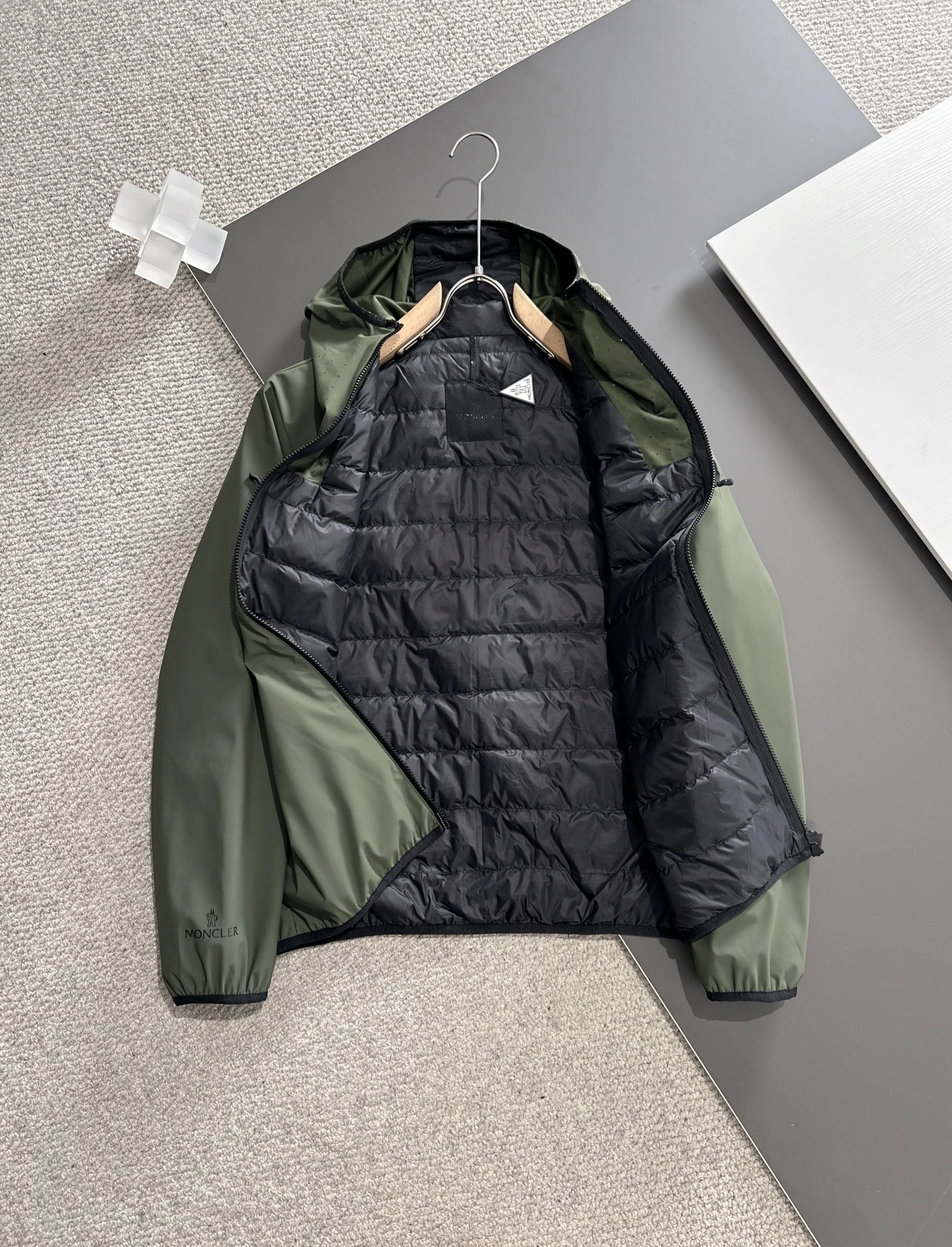 Fashionable Moncler Down Jackets 145352