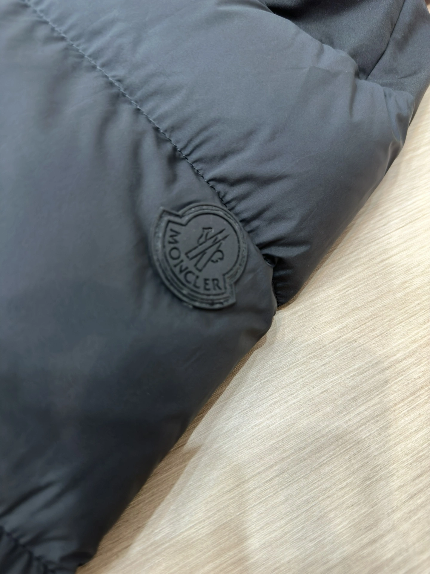 Lightweight Moncler Down Jackets 145350