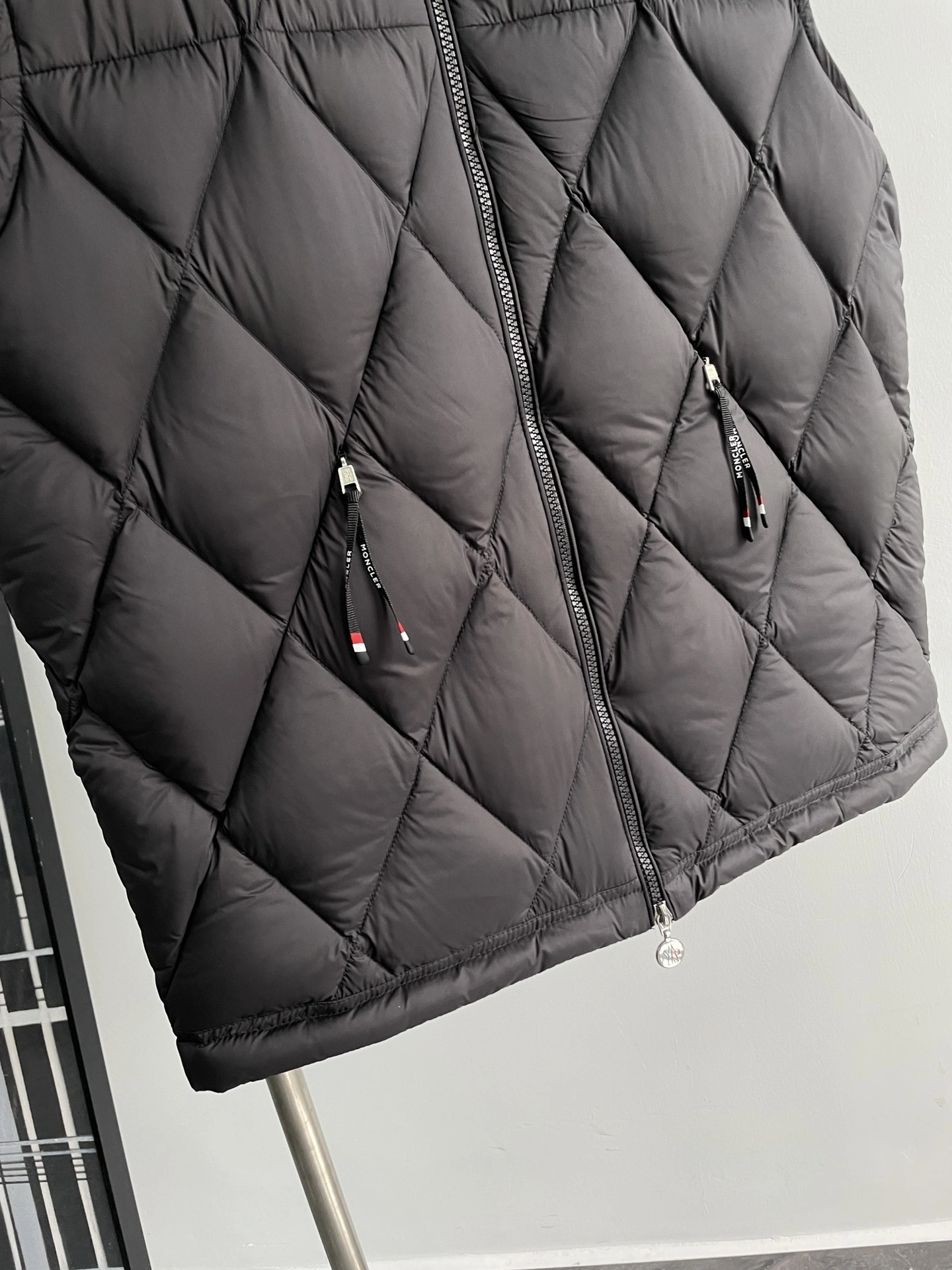 FlexibleFit Moncler Down Jackets 145363