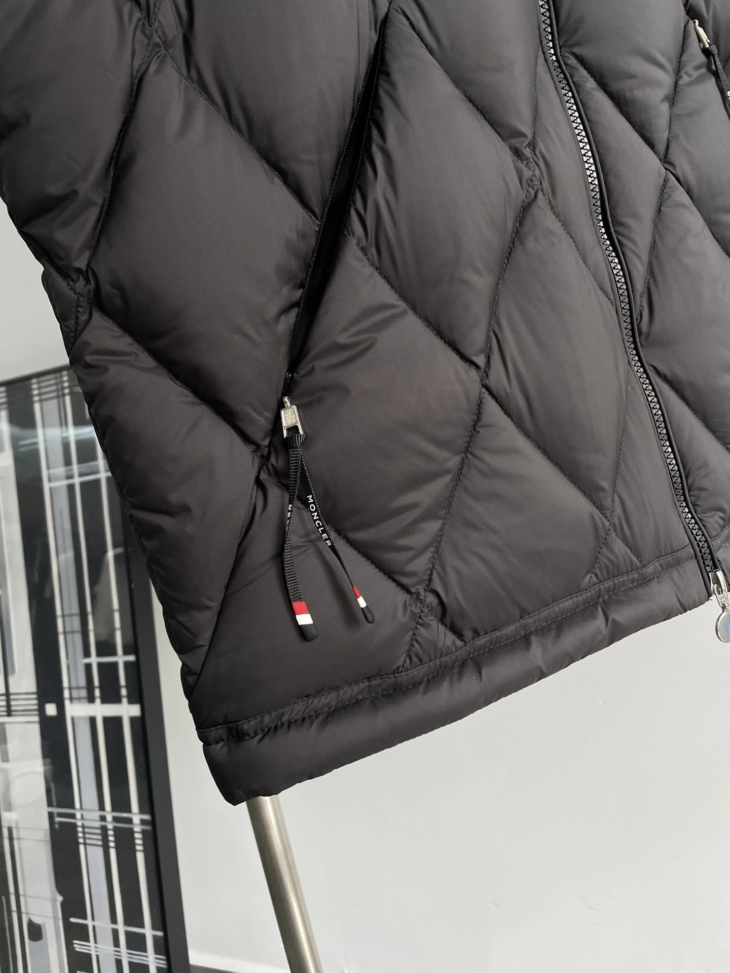 FlexibleFit Moncler Down Jackets 145363