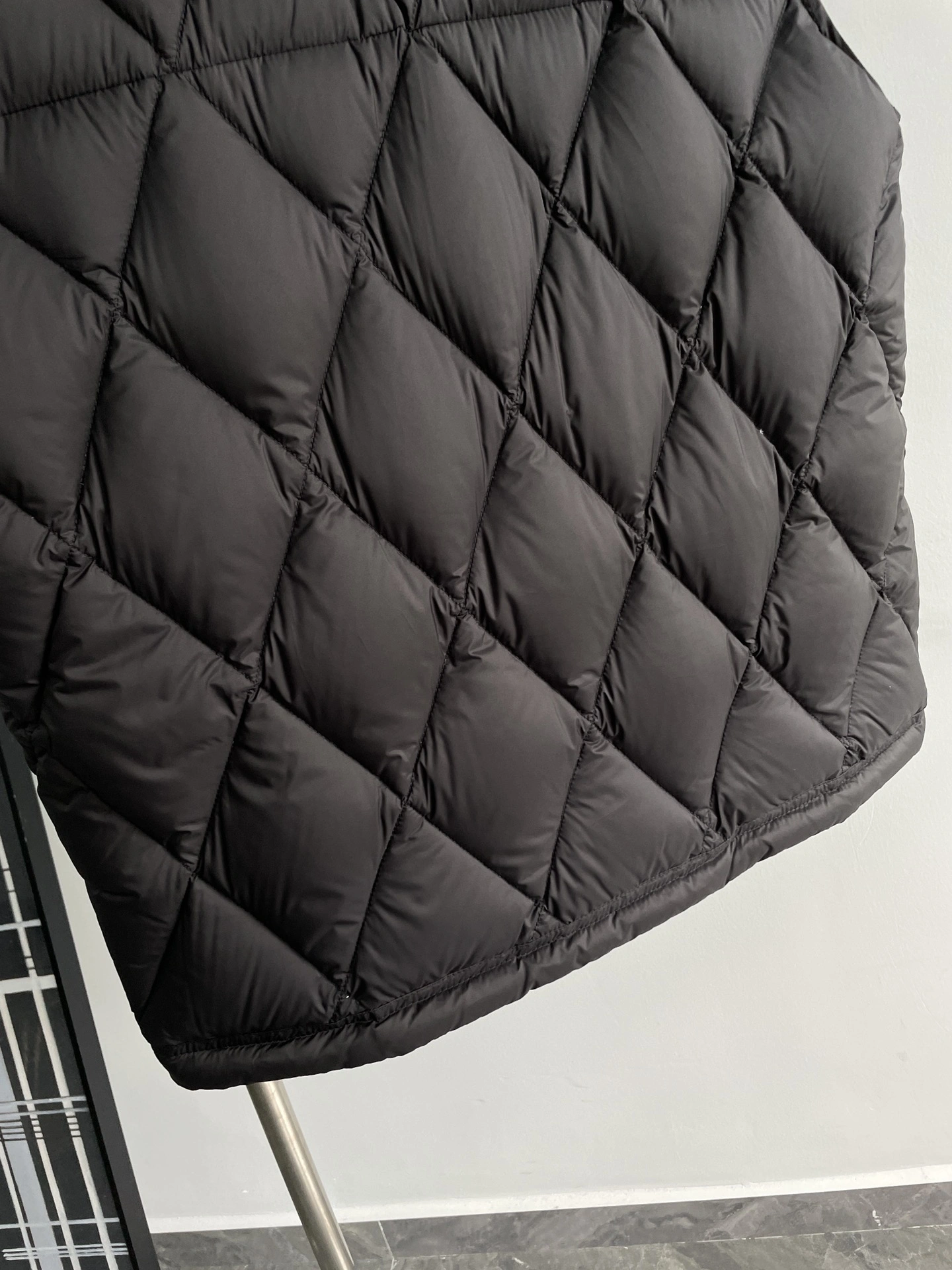 FlexibleFit Moncler Down Jackets 145363