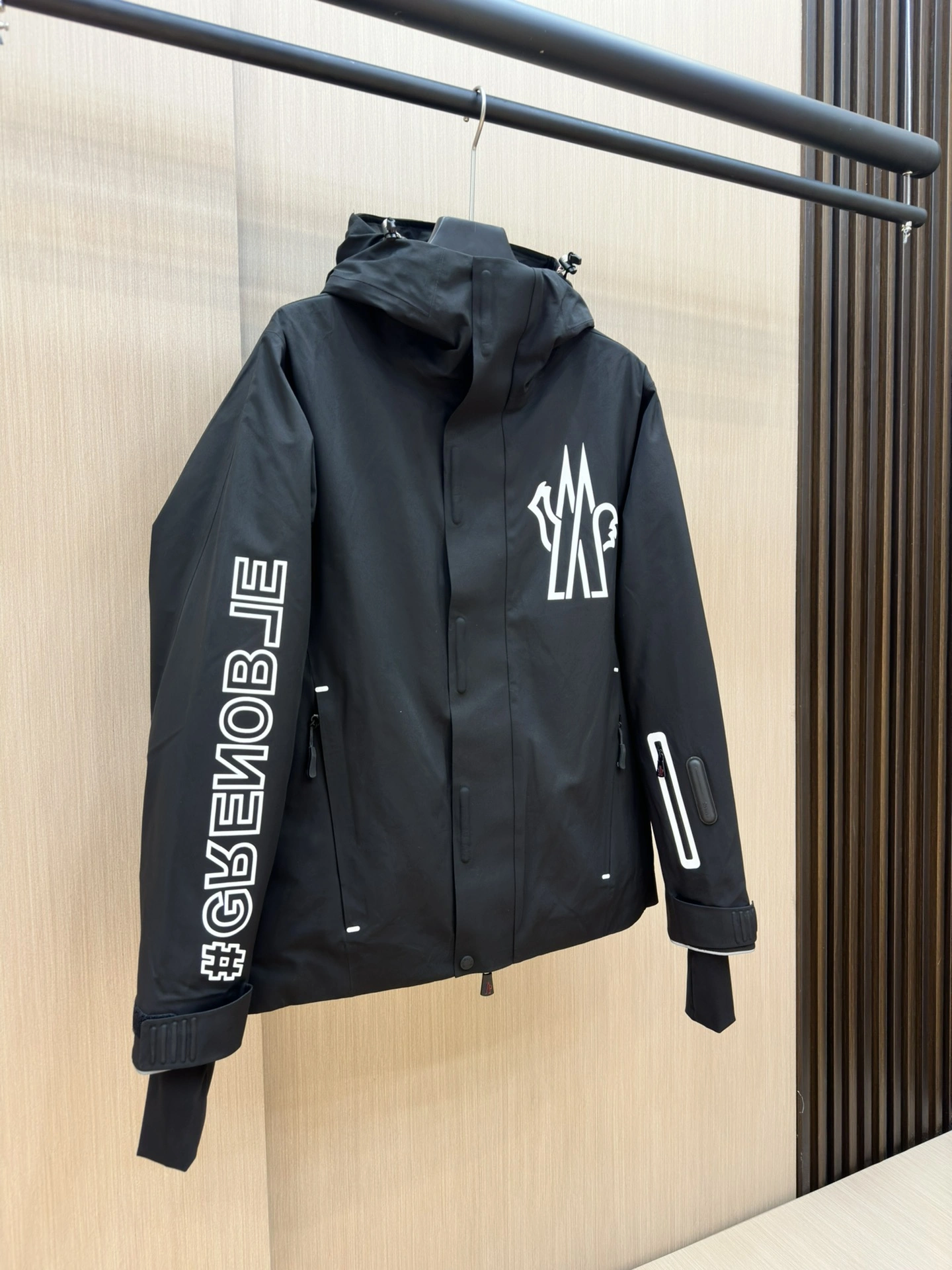 Sustainable Moncler Down Jackets 145348