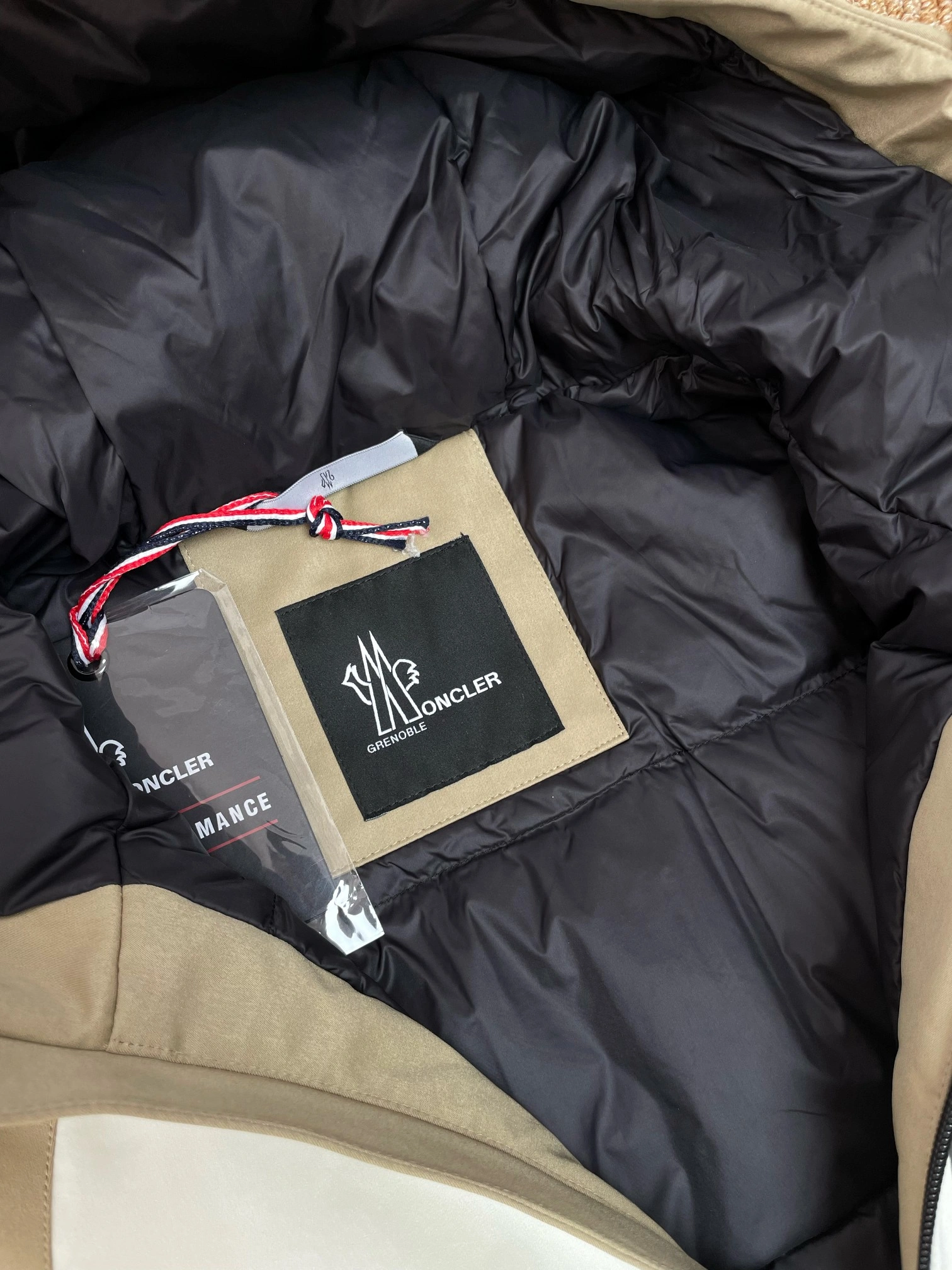 Moncler Down Jackets EyeCatching 145378