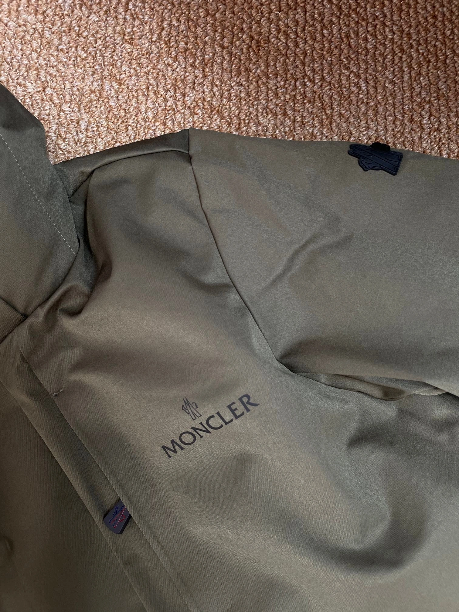 Moncler Down Jackets EyeCatching 145346