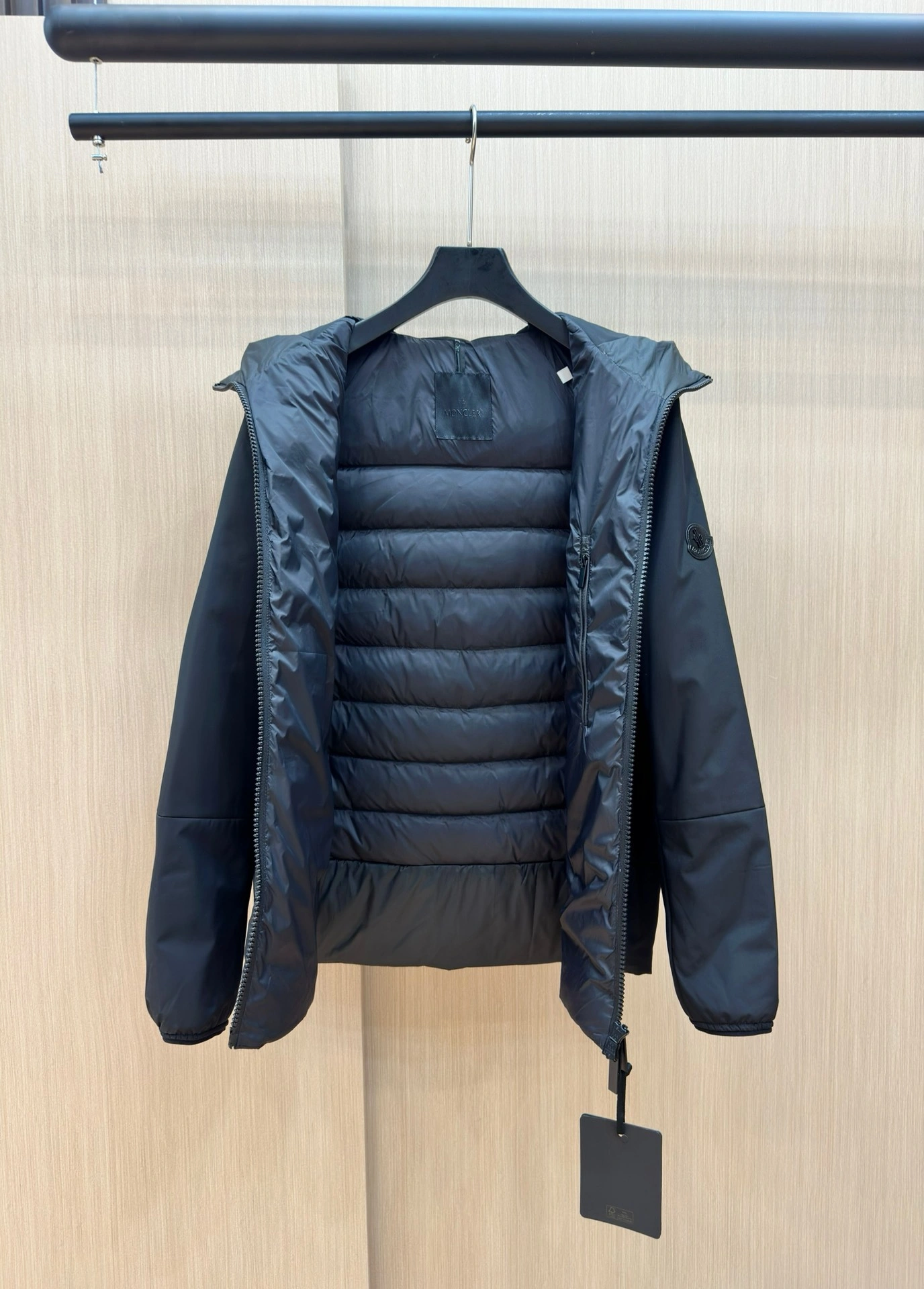 Moncler Down Jackets Durable 145340