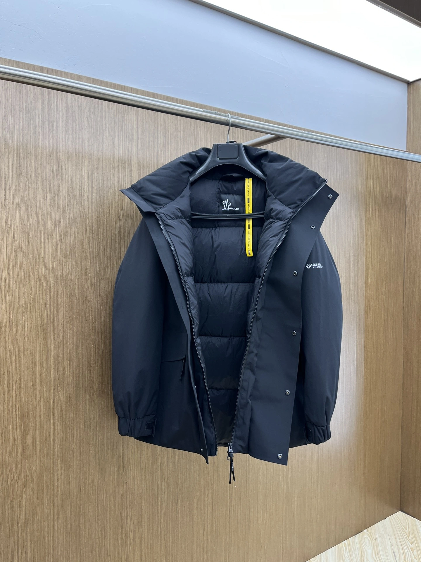 Stylish Moncler Down Jackets 145329