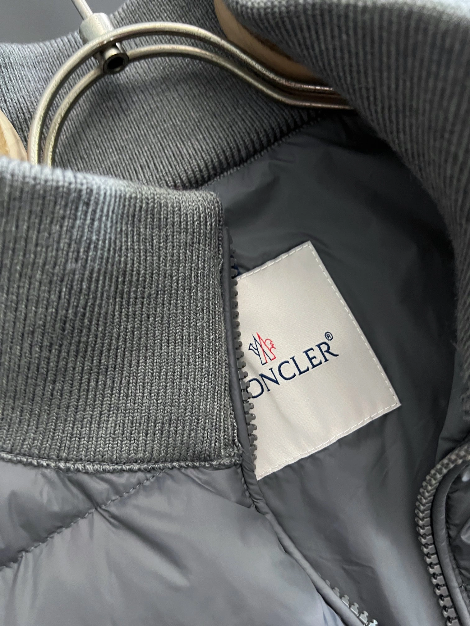 Moncler Down Jackets Bright 145316