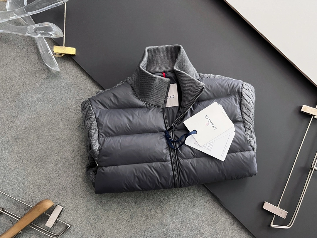 Moncler Down Jackets Bright 145316
