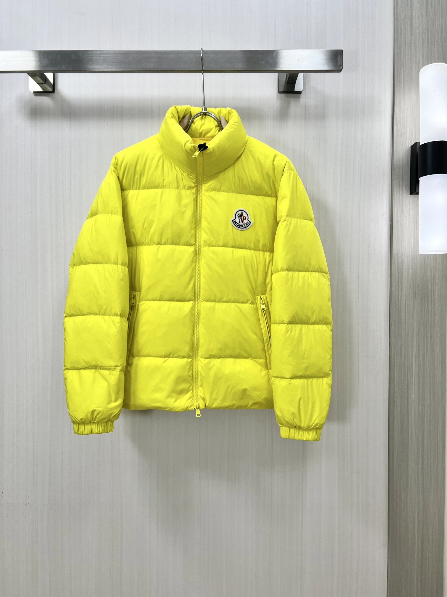 FashionForward Moncler Down Jackets 145312