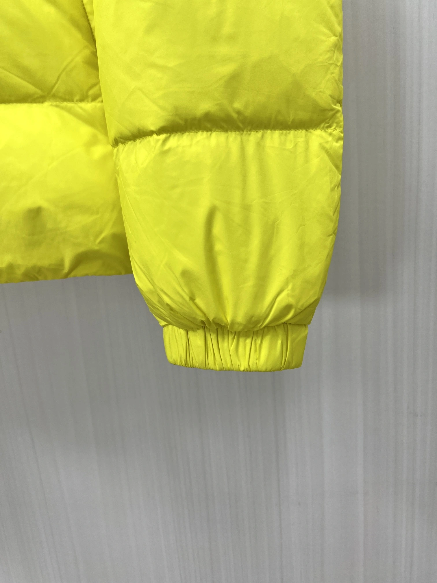FashionForward Moncler Down Jackets 145312