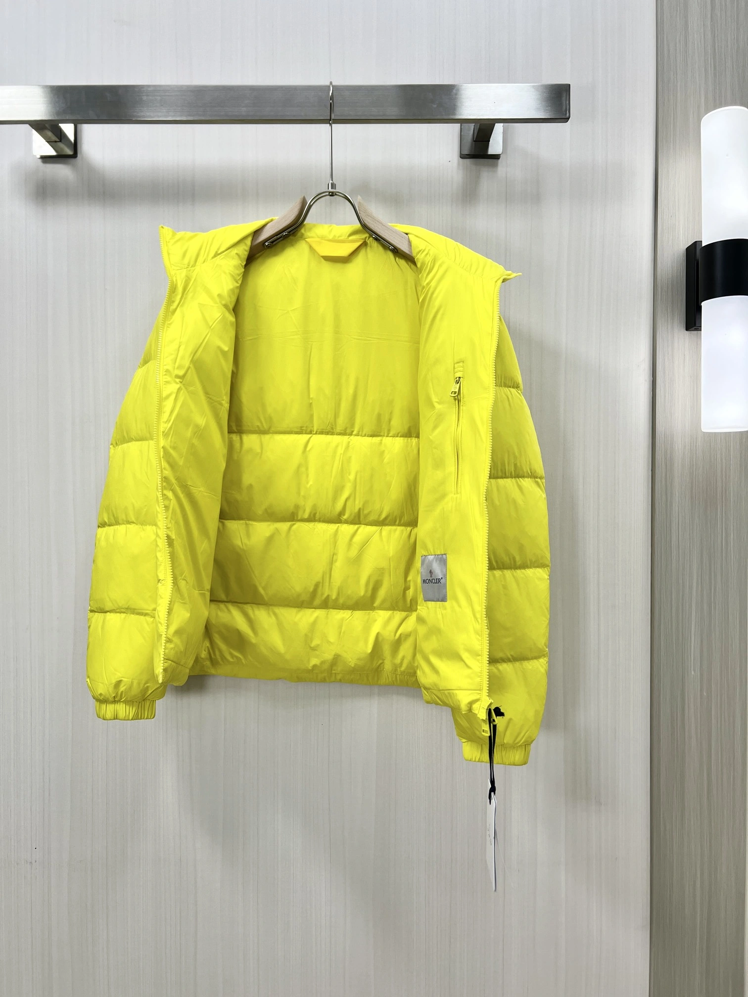 FashionForward Moncler Down Jackets 145312