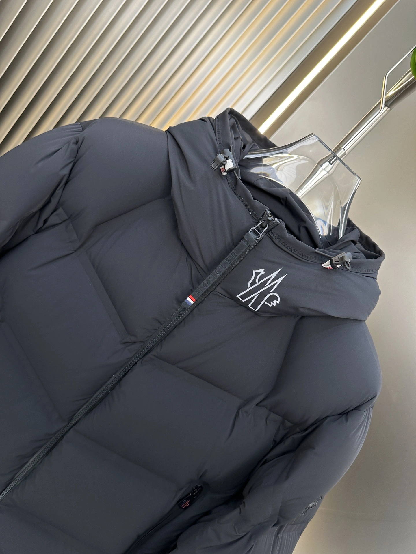 Moncler Down Jackets Compact 145317