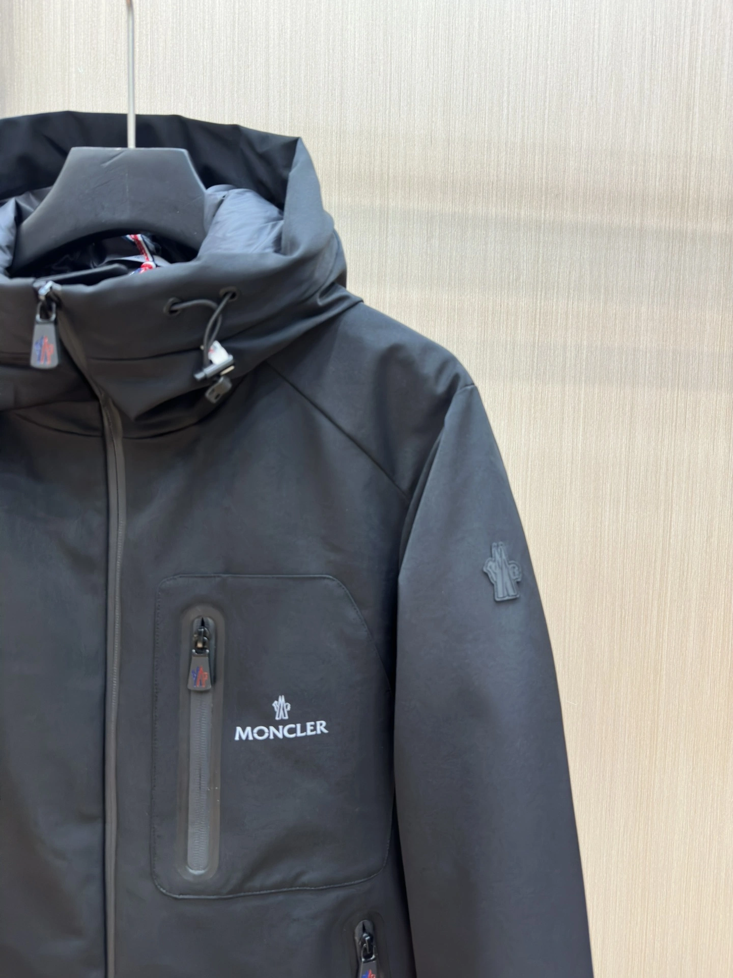 Sporty Moncler Down Jackets 145314