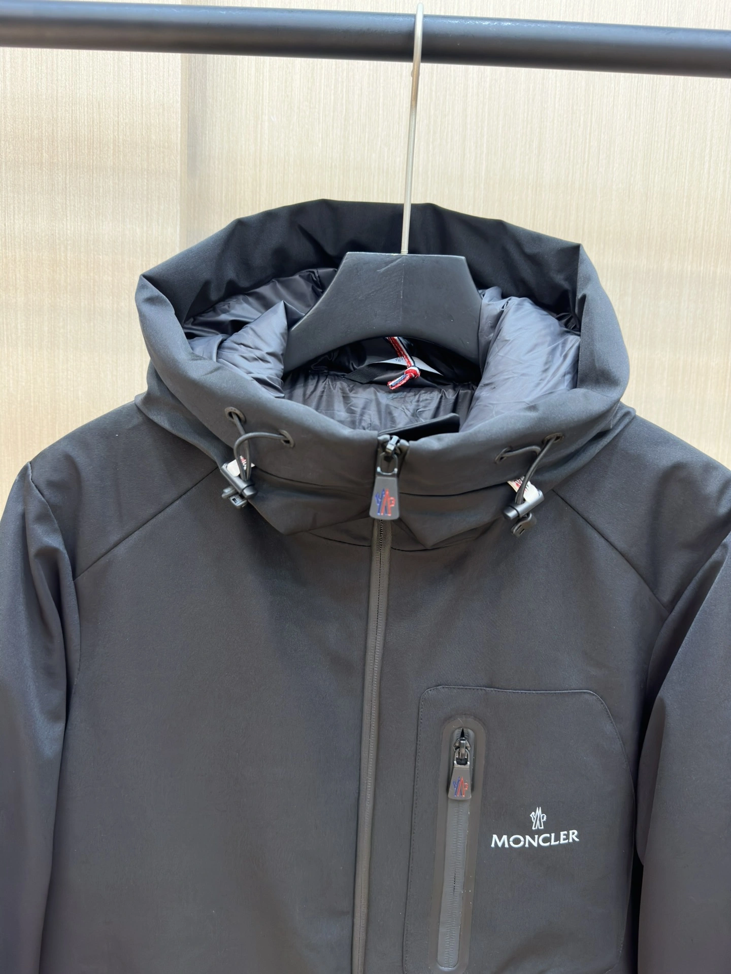 Sporty Moncler Down Jackets 145314