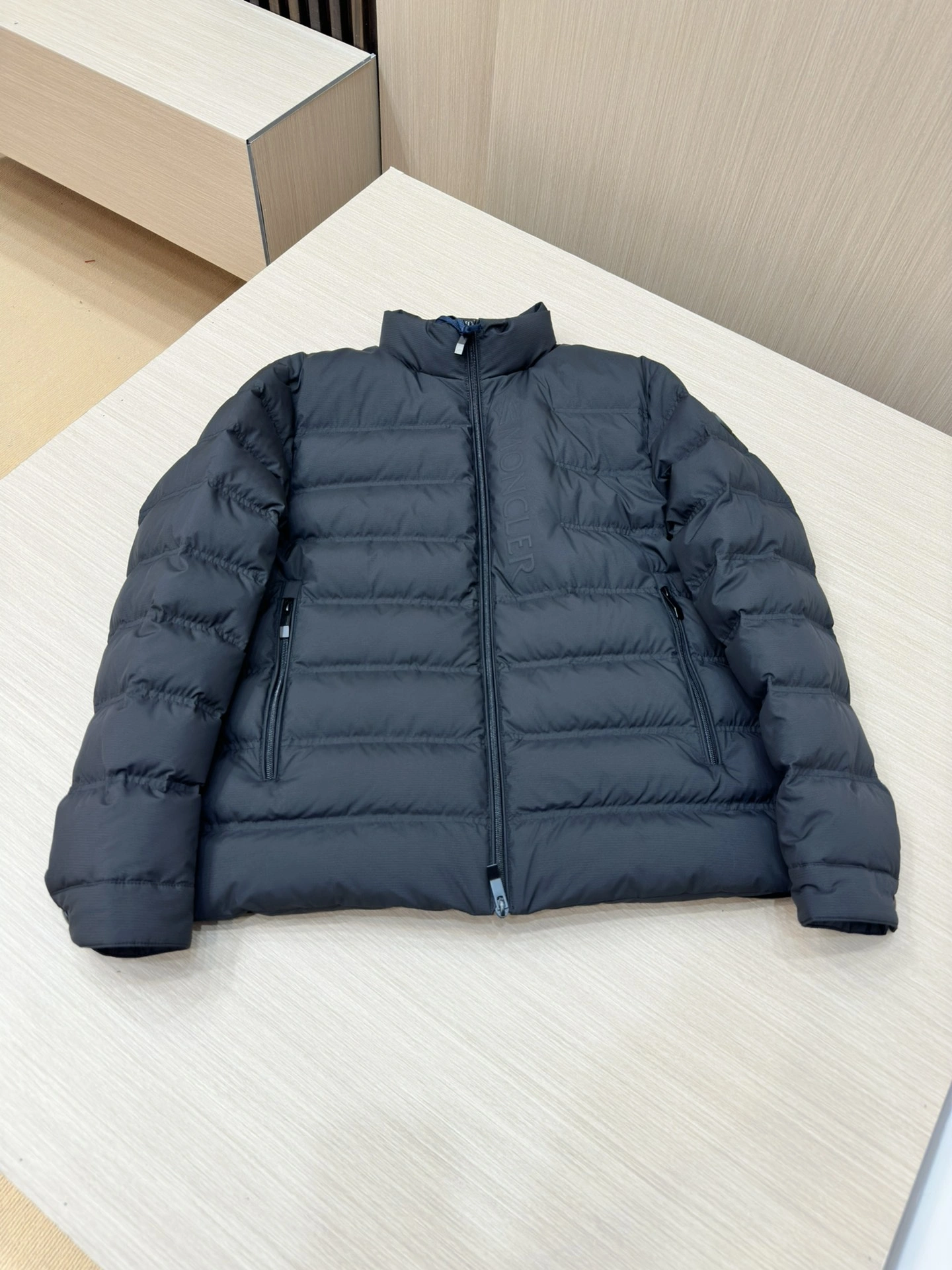 Unisex Moncler Down Jackets 145310