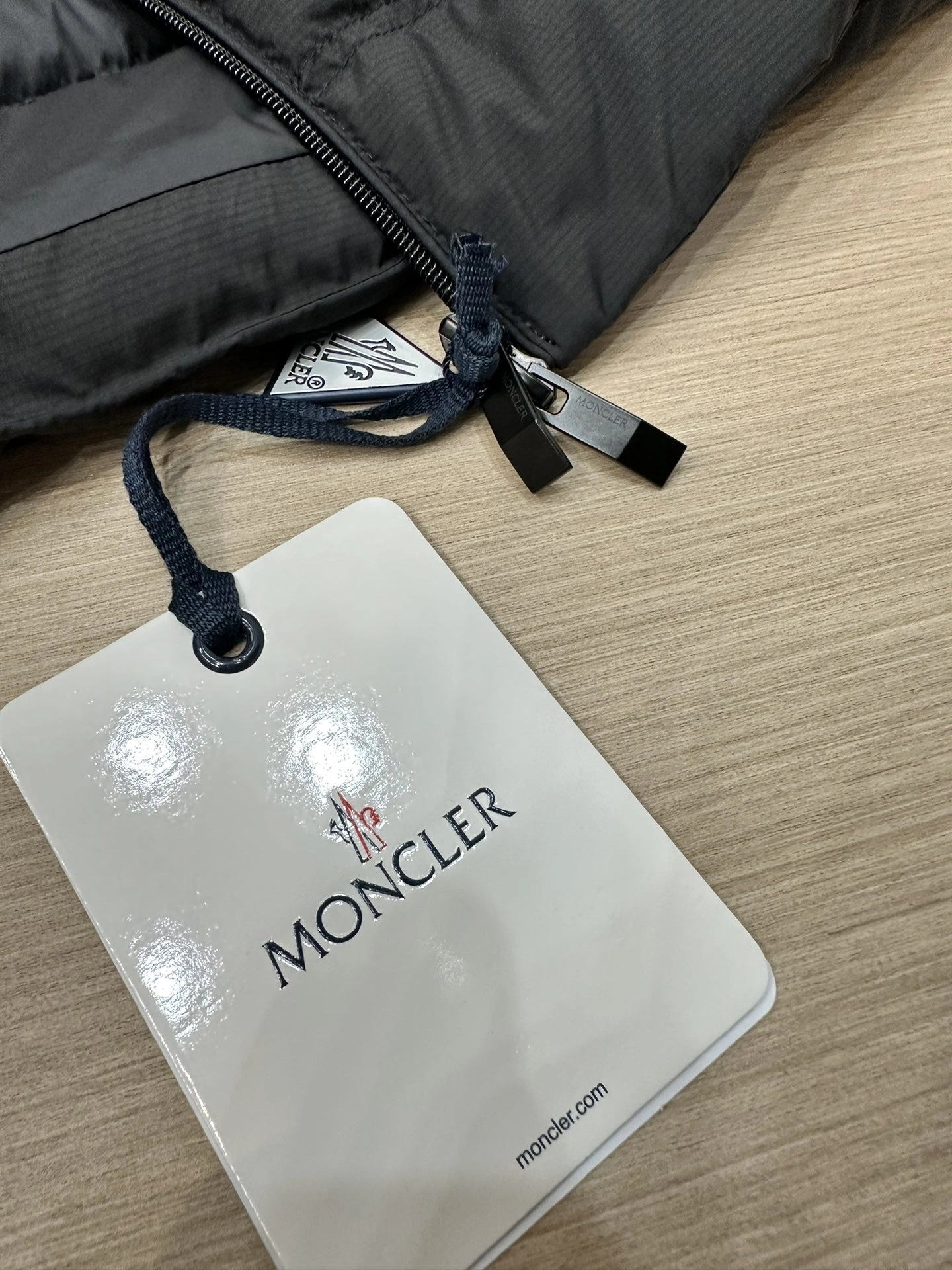 Unisex Moncler Down Jackets 145310