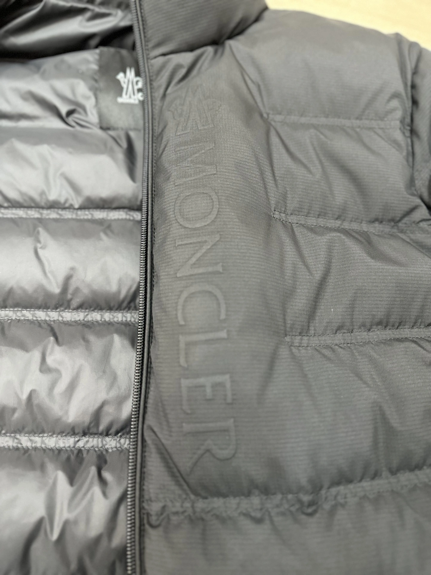 Unisex Moncler Down Jackets 145310