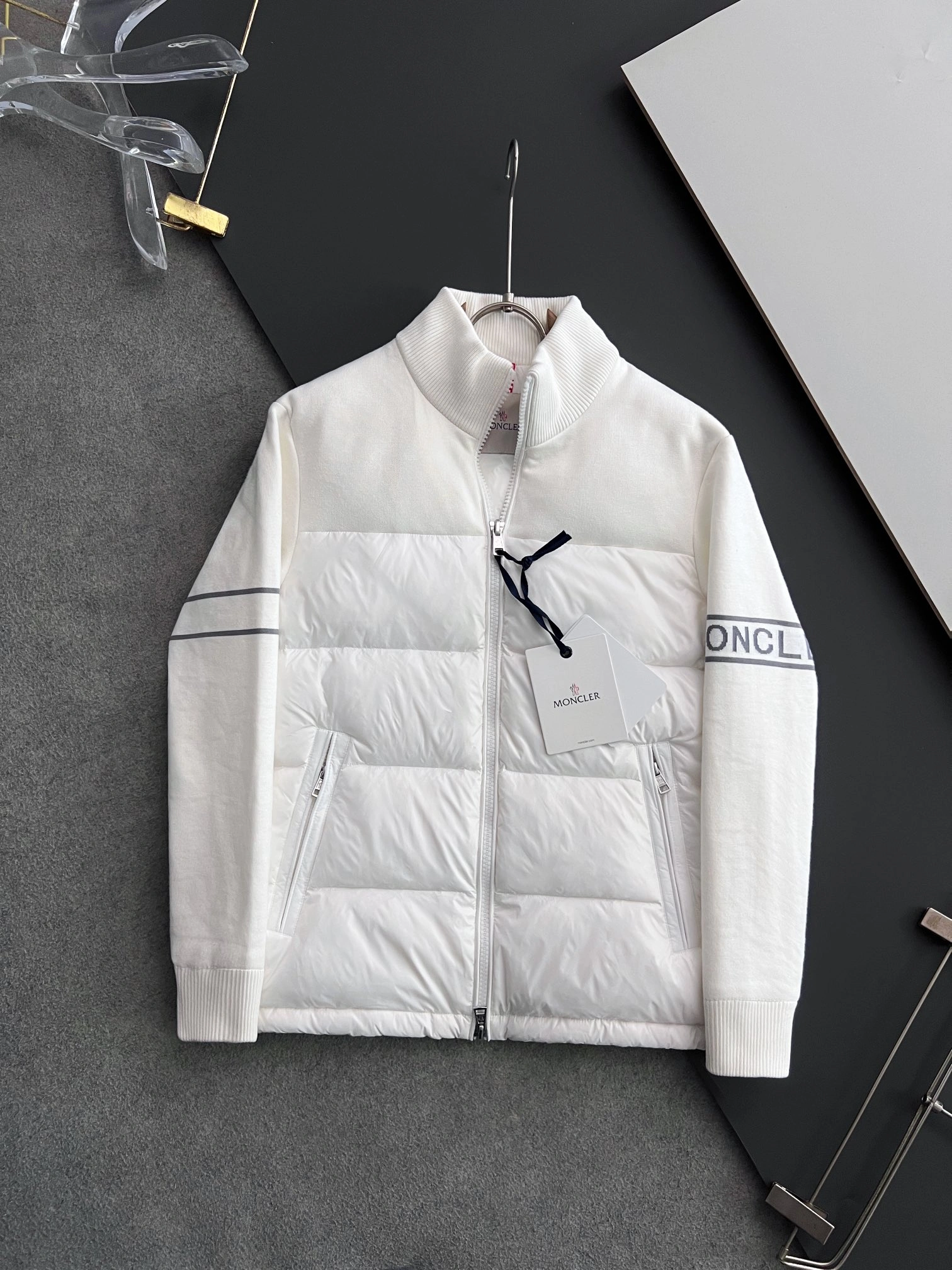 Fashionable Moncler Down Jackets 145315
