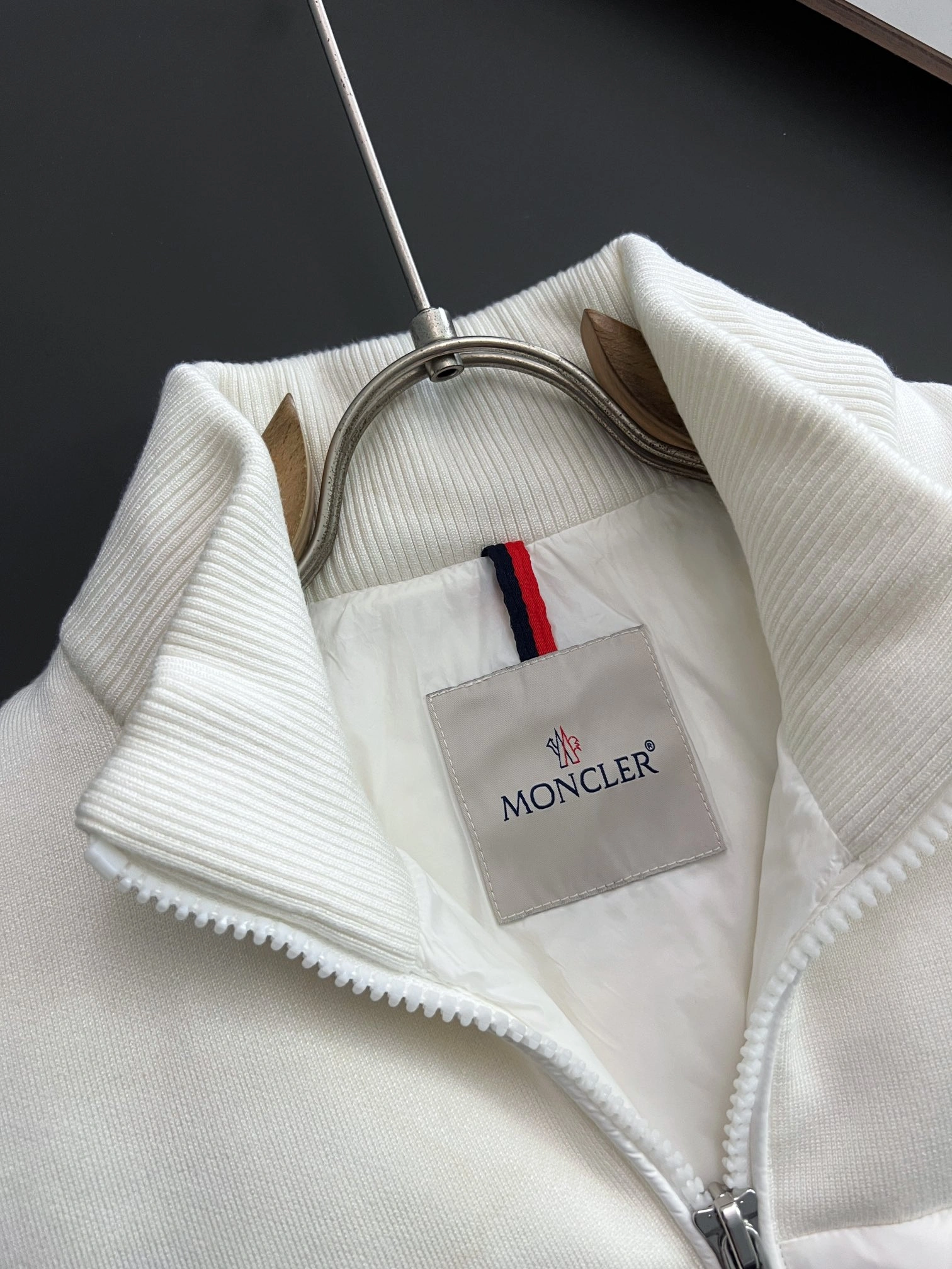 Fashionable Moncler Down Jackets 145315
