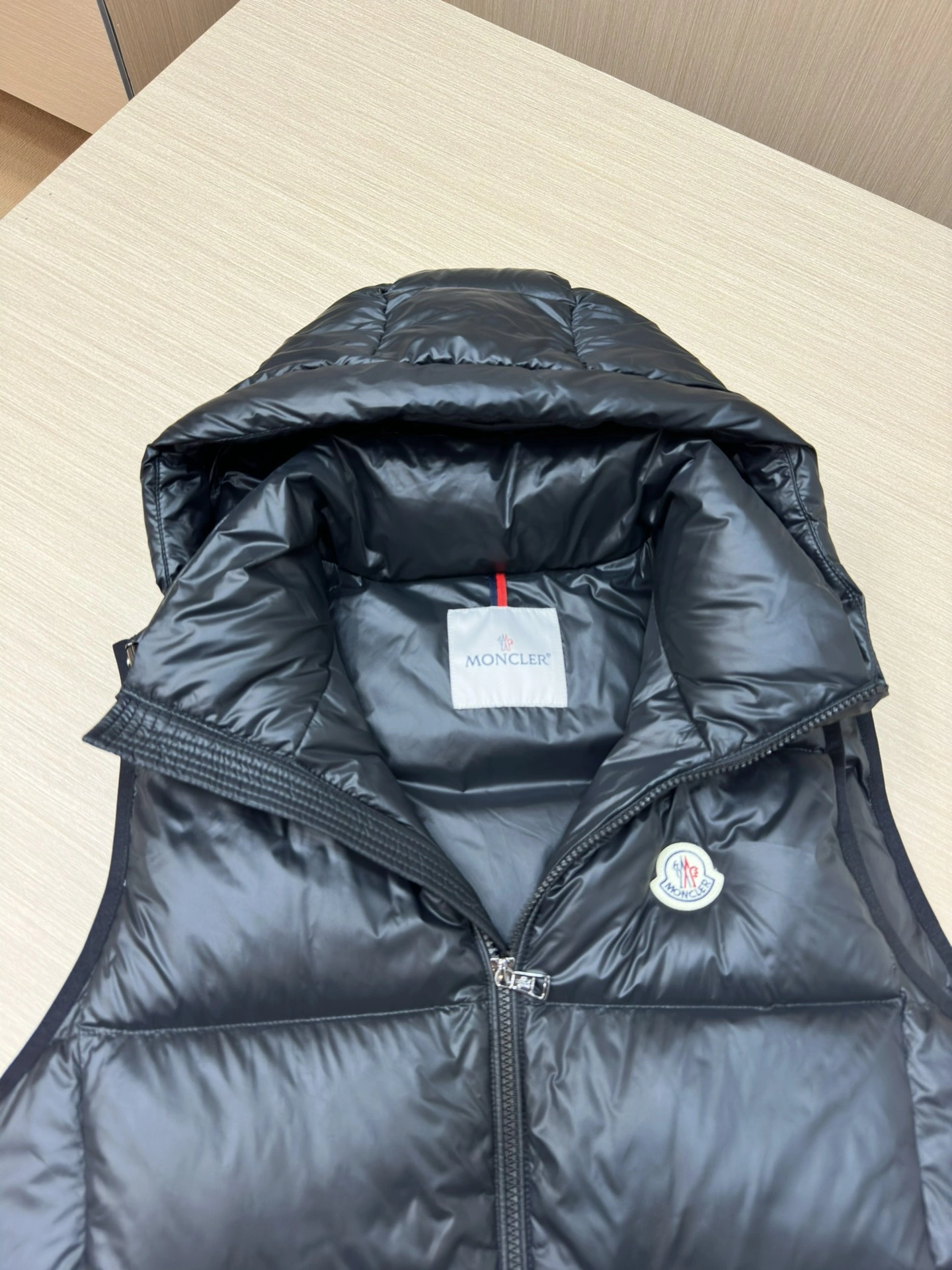 Sporty Moncler Down Jackets 145311