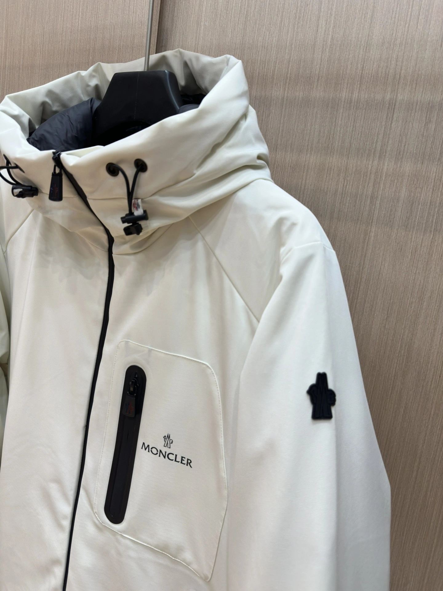 Moncler Down Jackets TechFriendly 145308