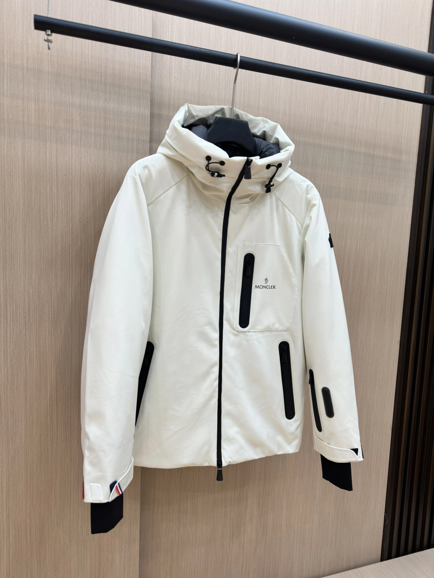 Moncler Down Jackets TechFriendly 145308