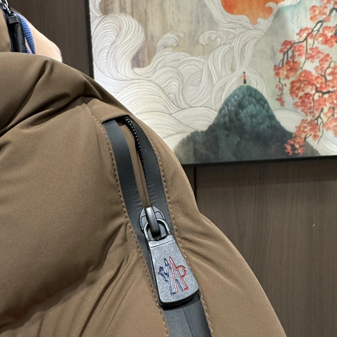 Breathable Moncler Down Jackets 145304