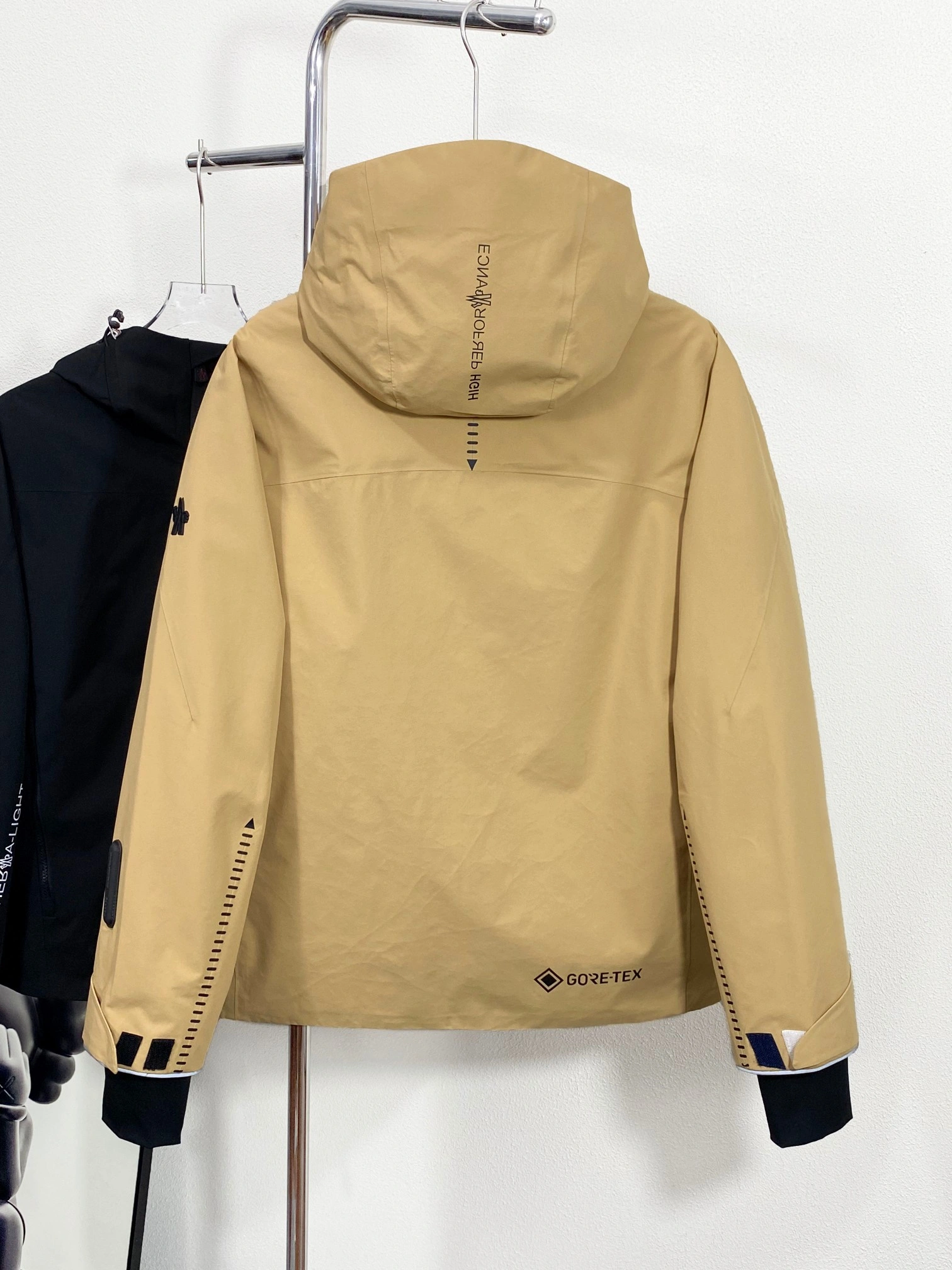 Efficient Moncler Down Jackets 145284