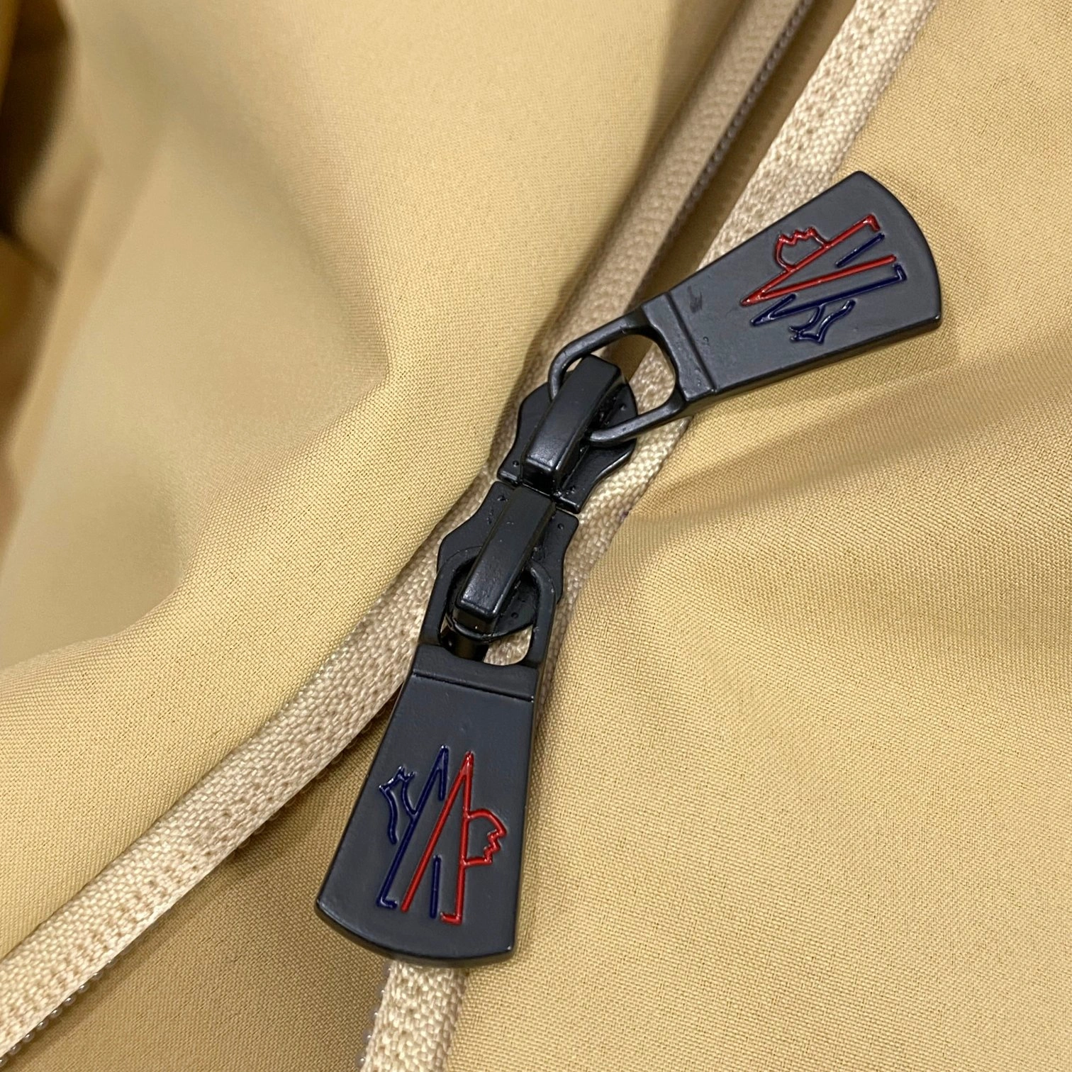 Efficient Moncler Down Jackets 145284