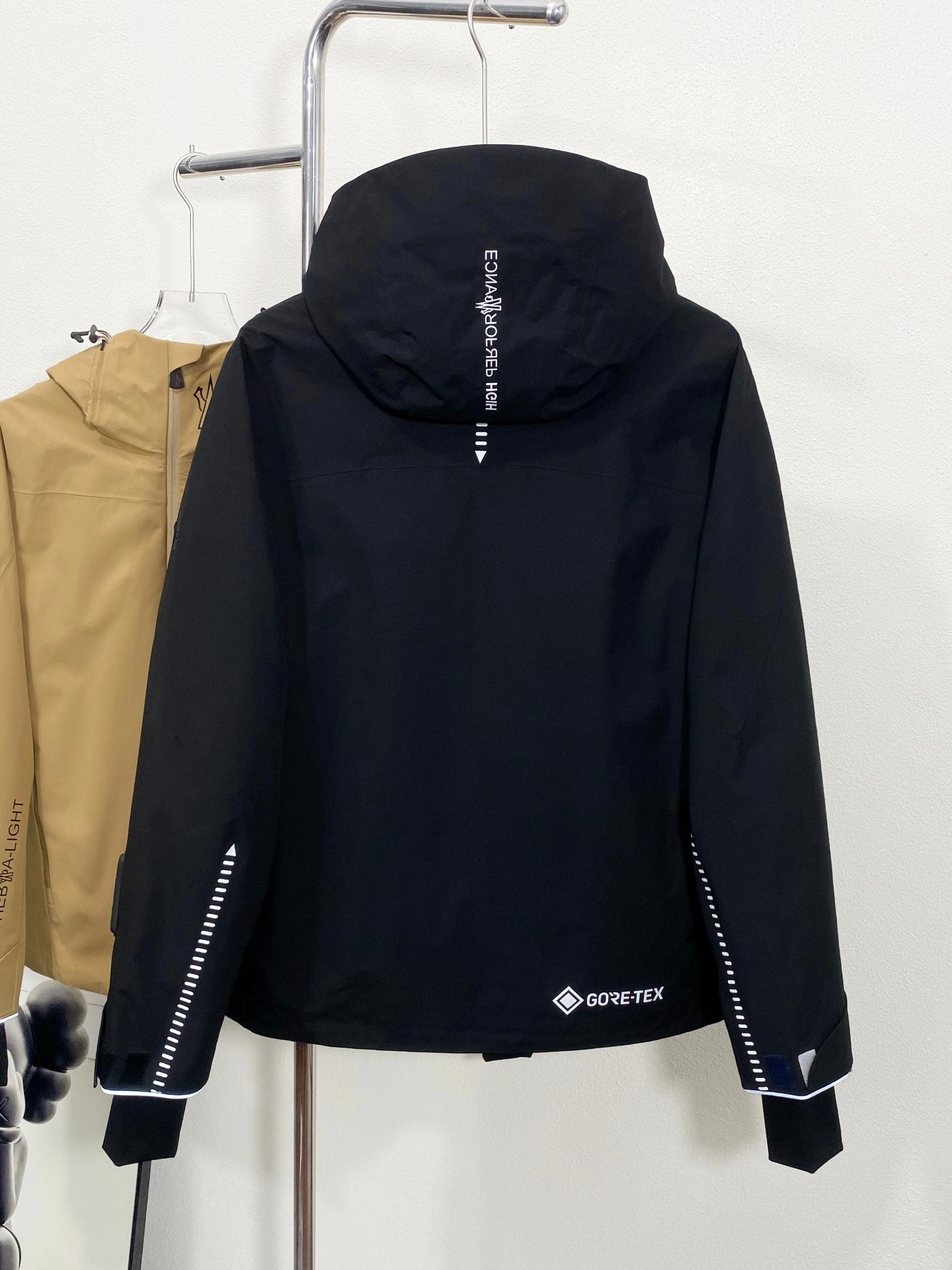 Moncler Down Jackets Flexible 145283