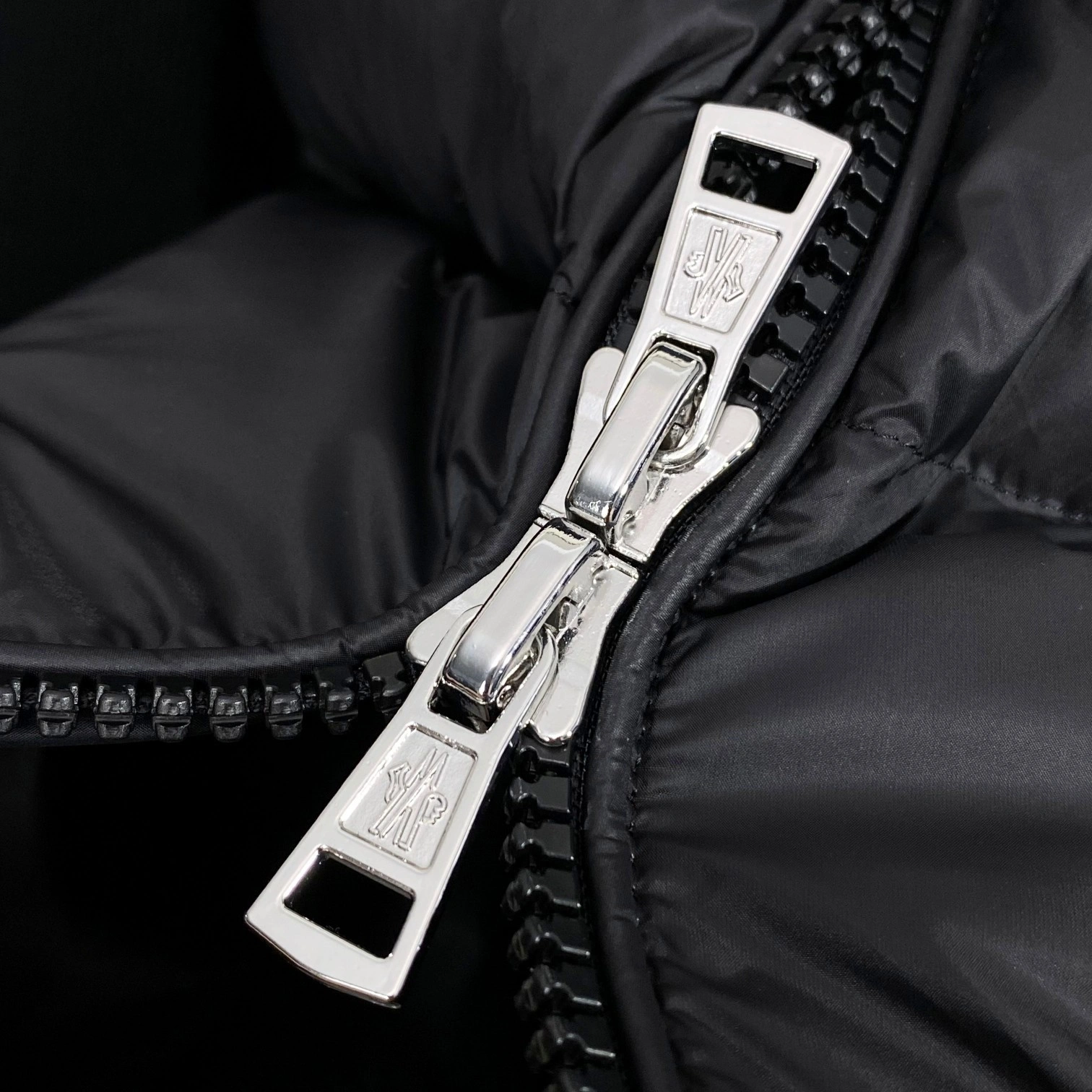 Effortless Moncler Down Jackets 145297