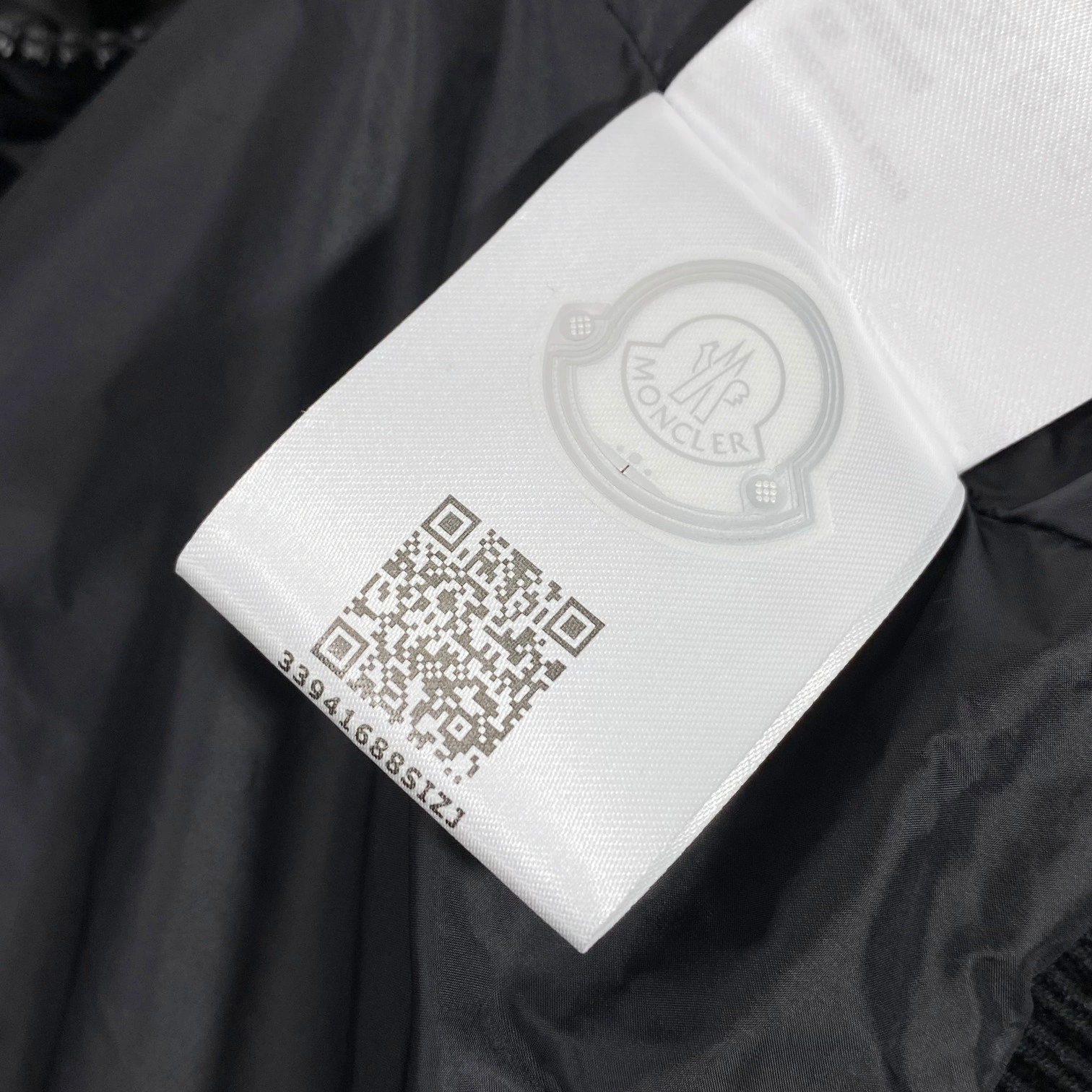 Effortless Moncler Down Jackets 145297