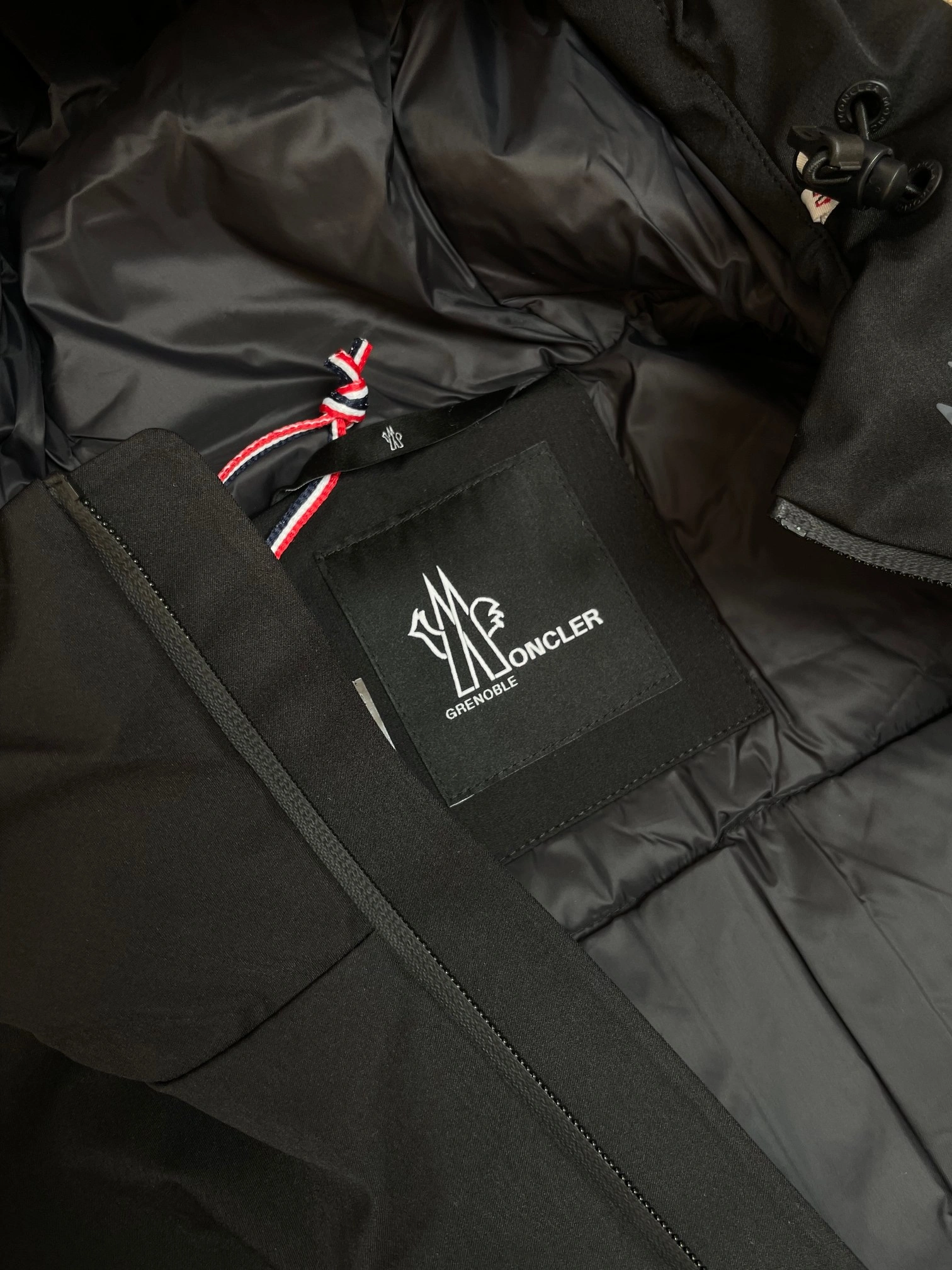 WaterResistant Moncler Down Jackets 145285