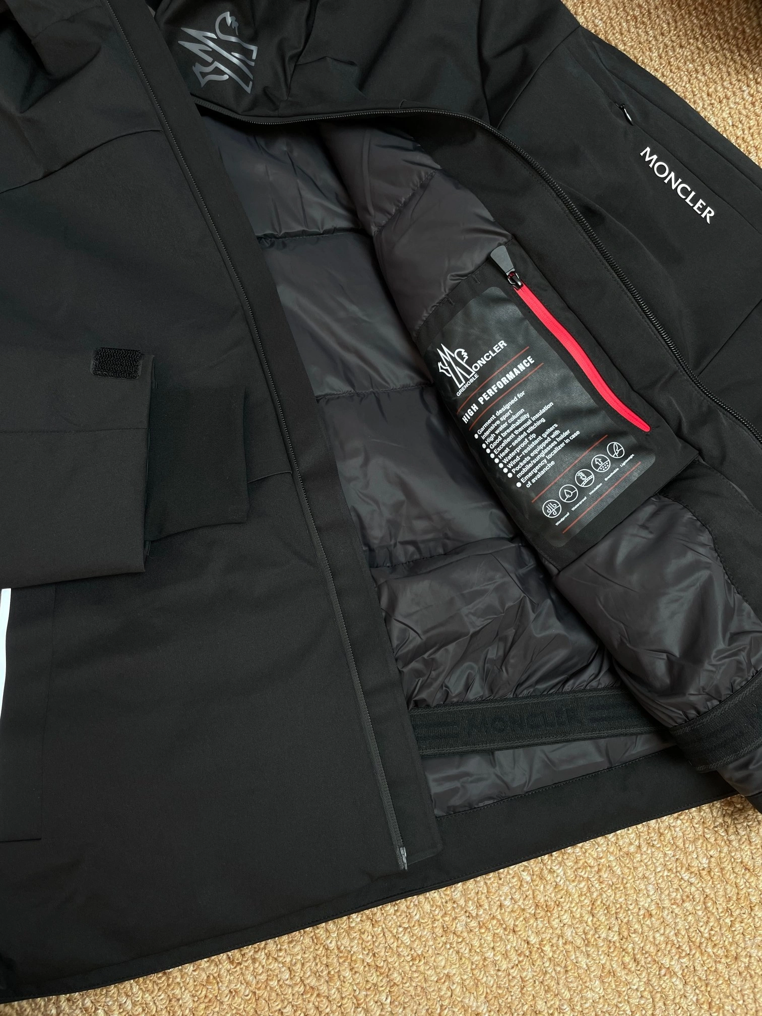 WaterResistant Moncler Down Jackets 145285