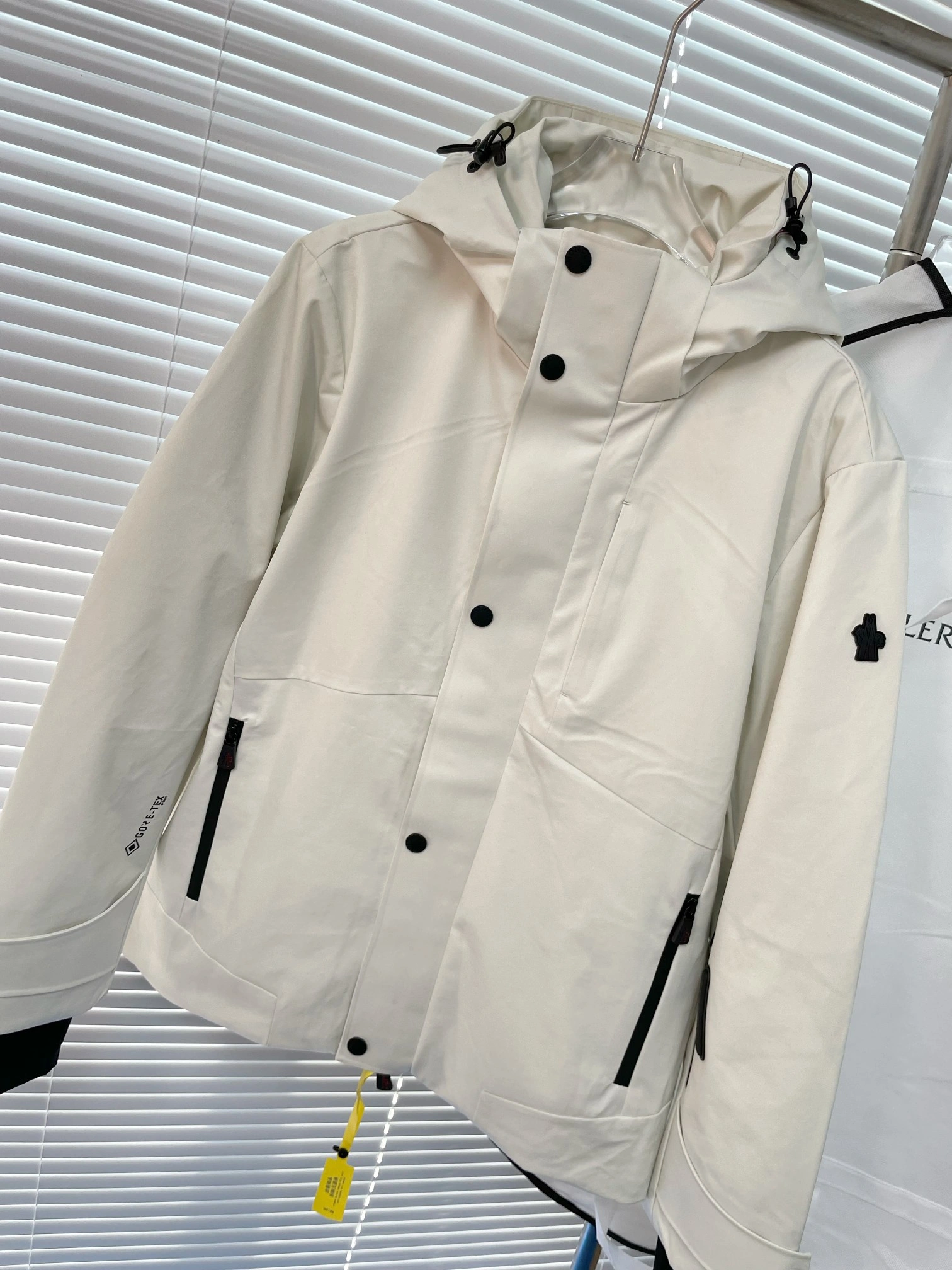 Moncler Down Jackets Functional 145269