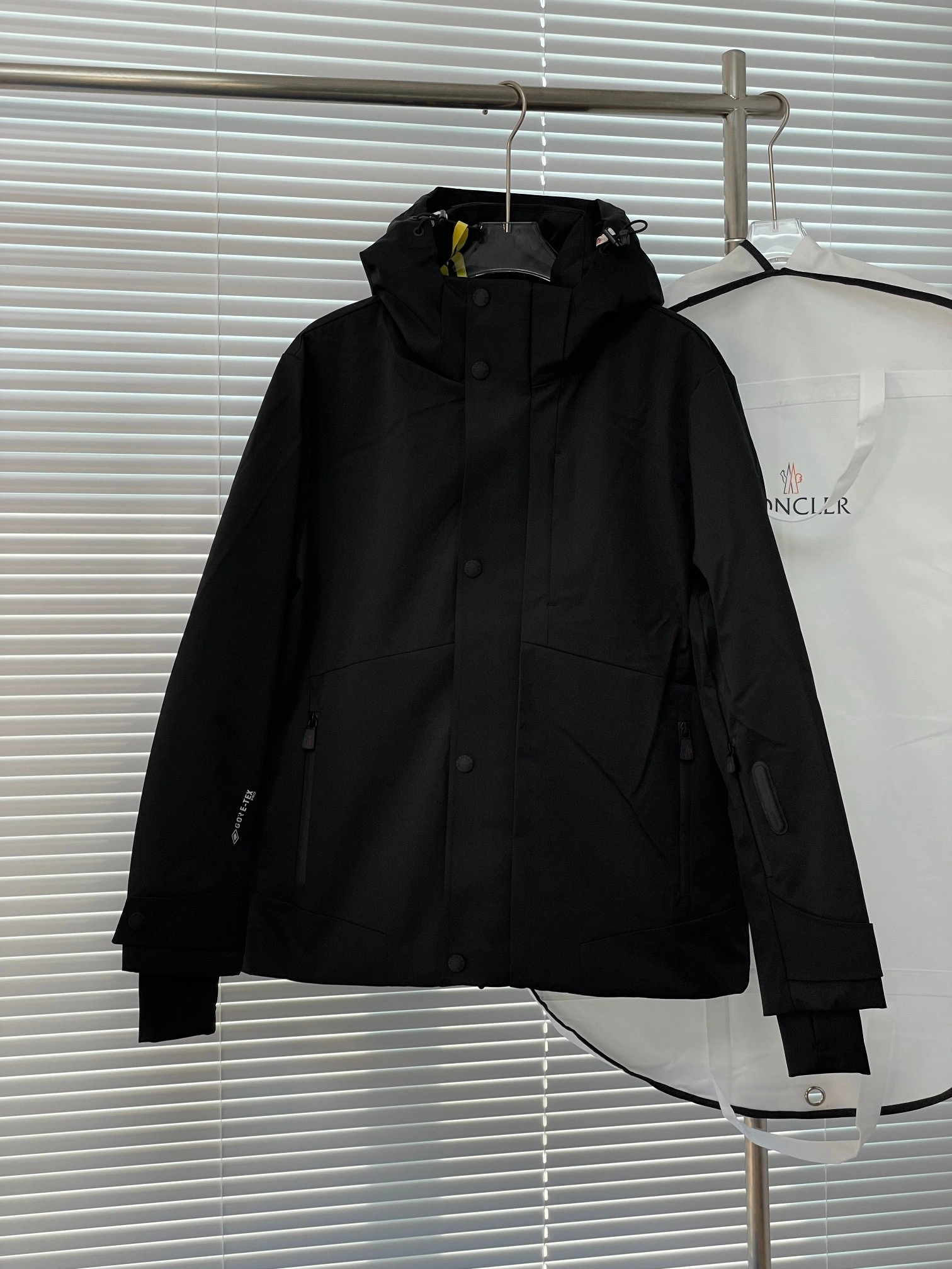 Bold Moncler Down Jackets 145278