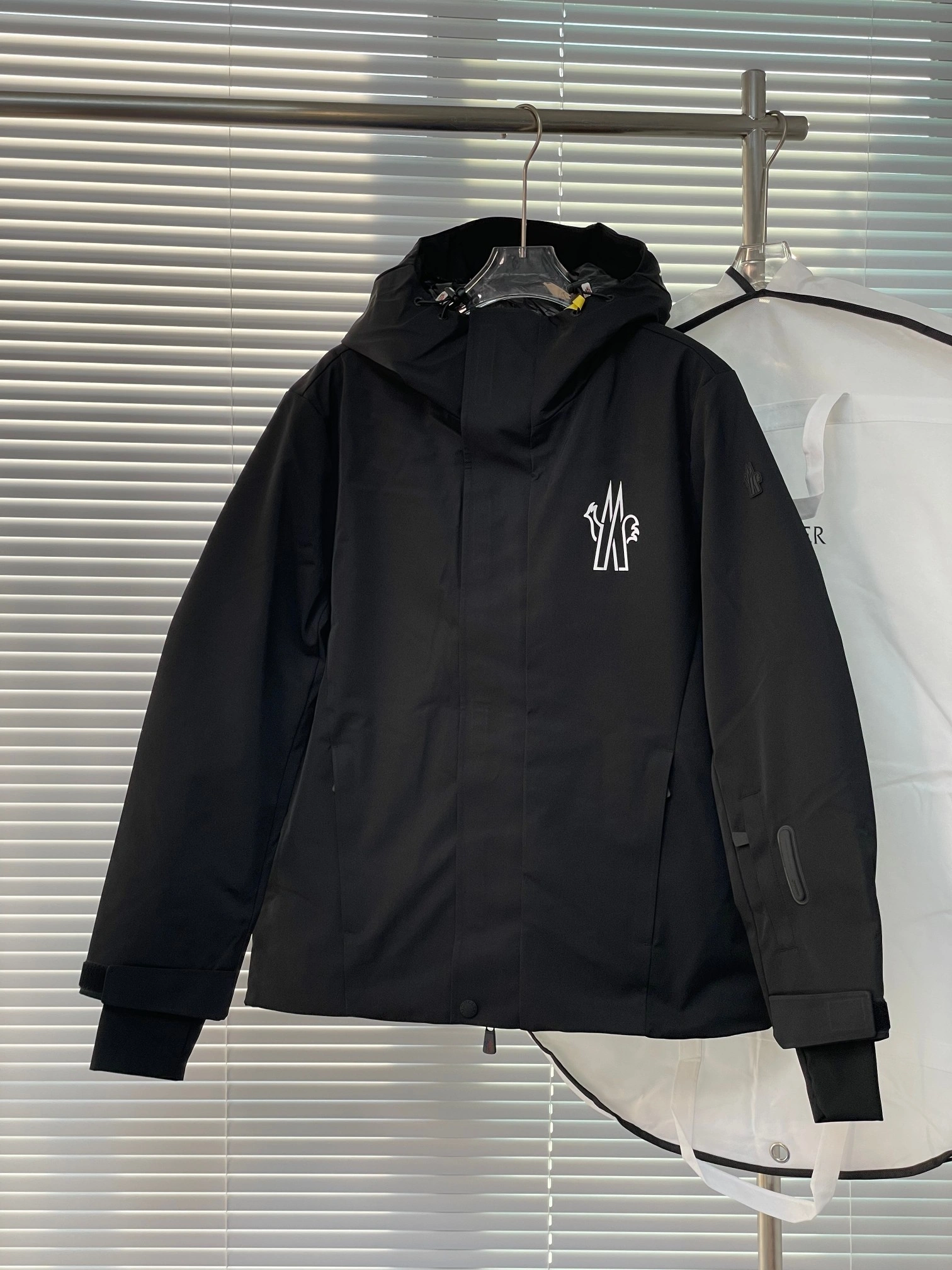 Breathable Moncler Down Jackets 145275