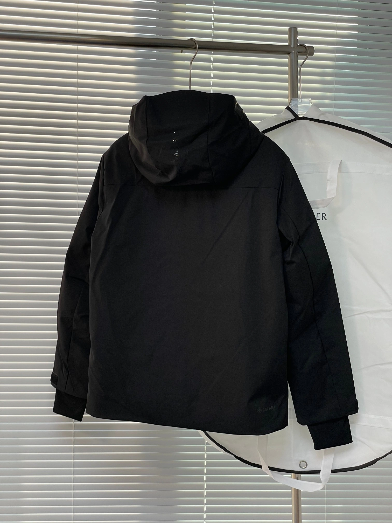 Breathable Moncler Down Jackets 145275